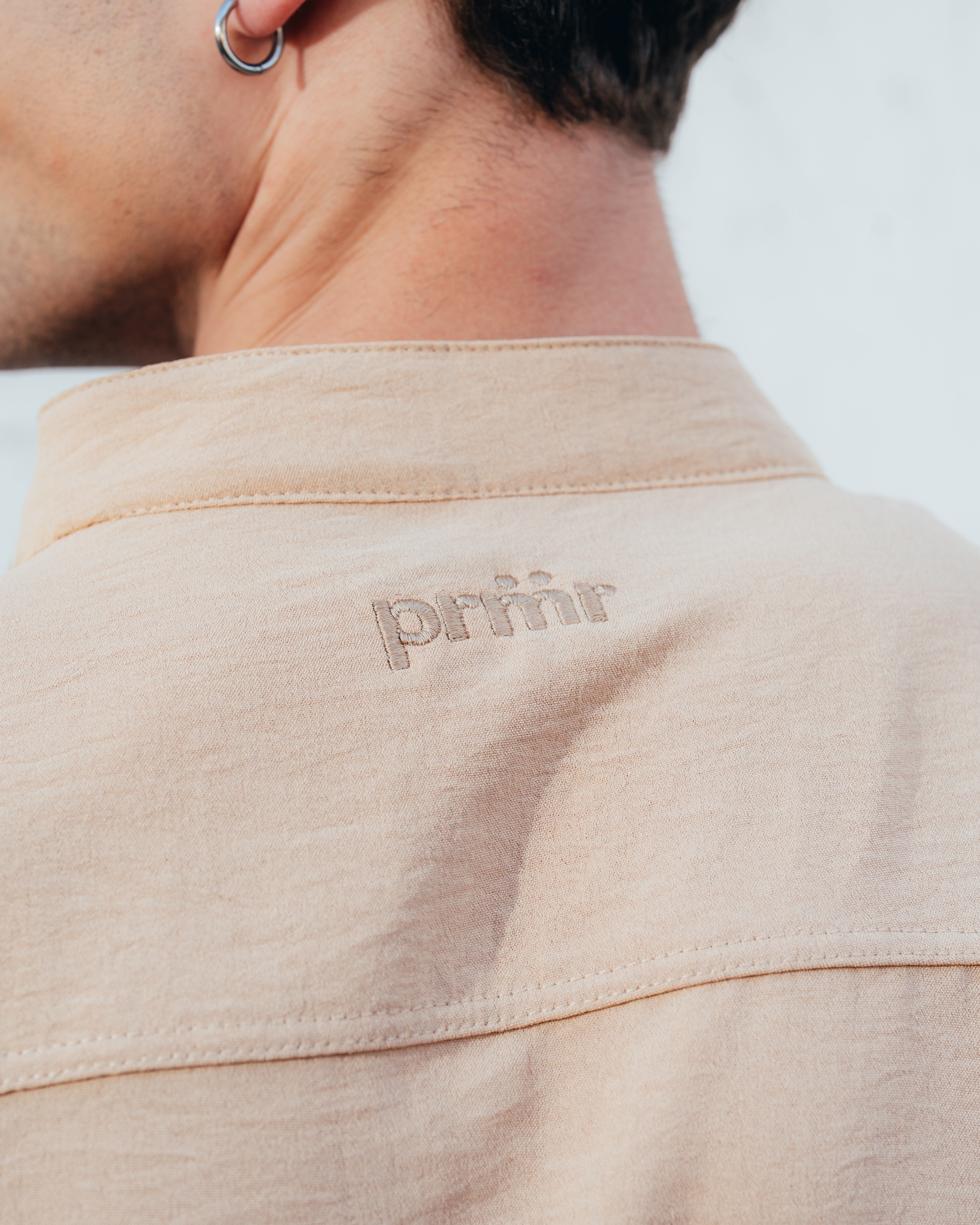 CAMISA CUELLO MAO [ PRIMARI ] COFFEE