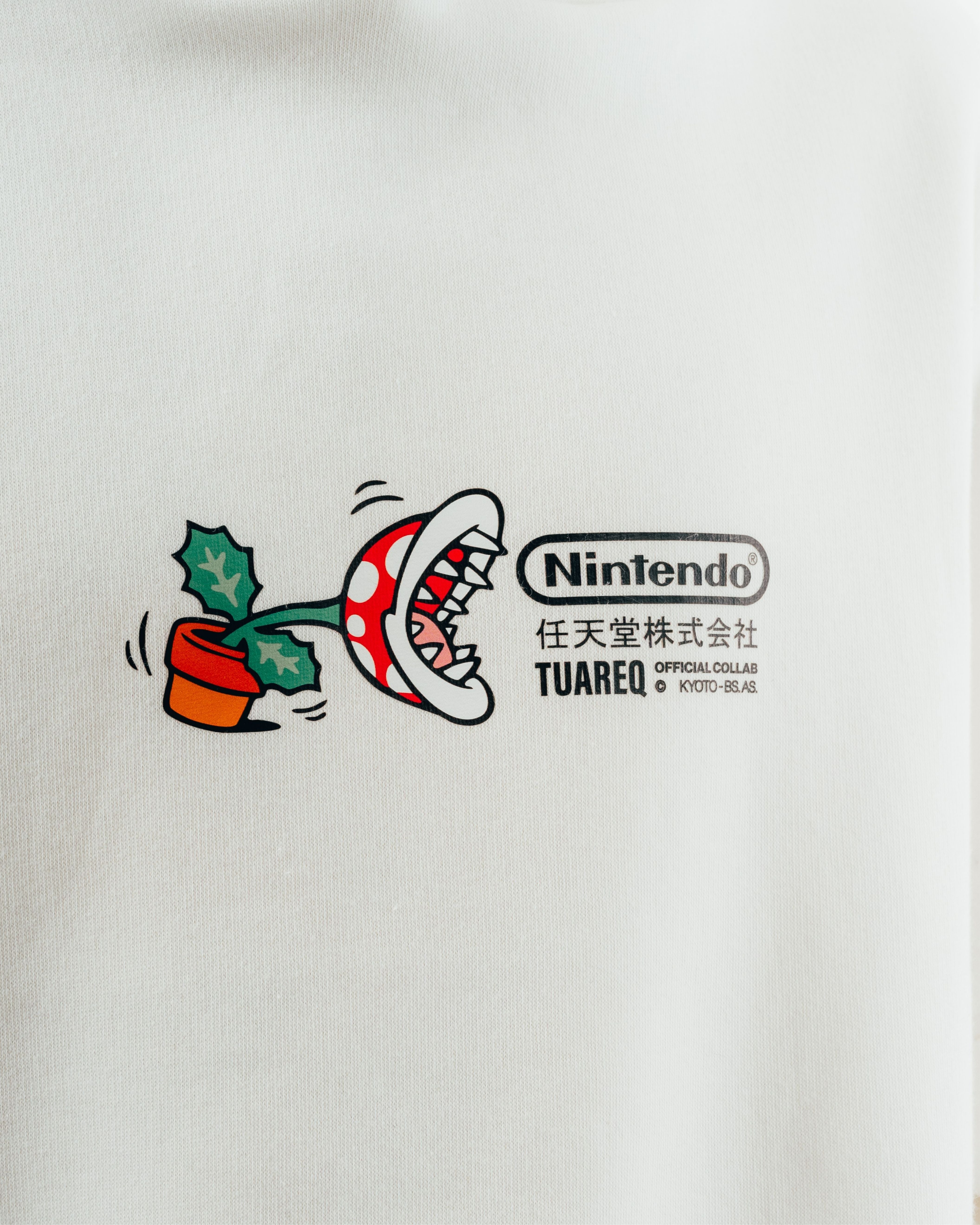HOODIE [ NINTENDO ] PLANTA PIRAÑA CRUDO