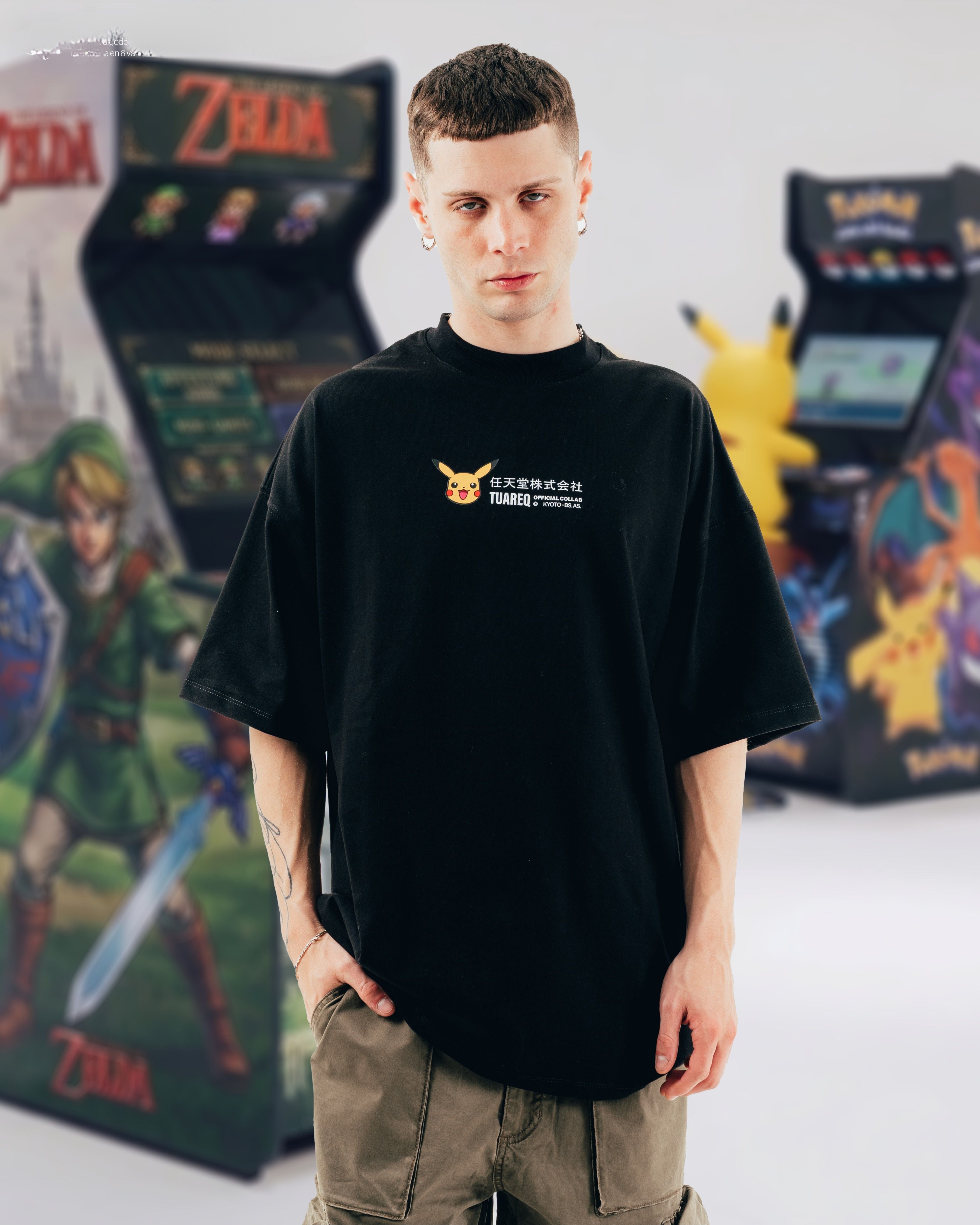 REMERA OVERSIZED [ NINTENDO ] PIKACHU BLACK