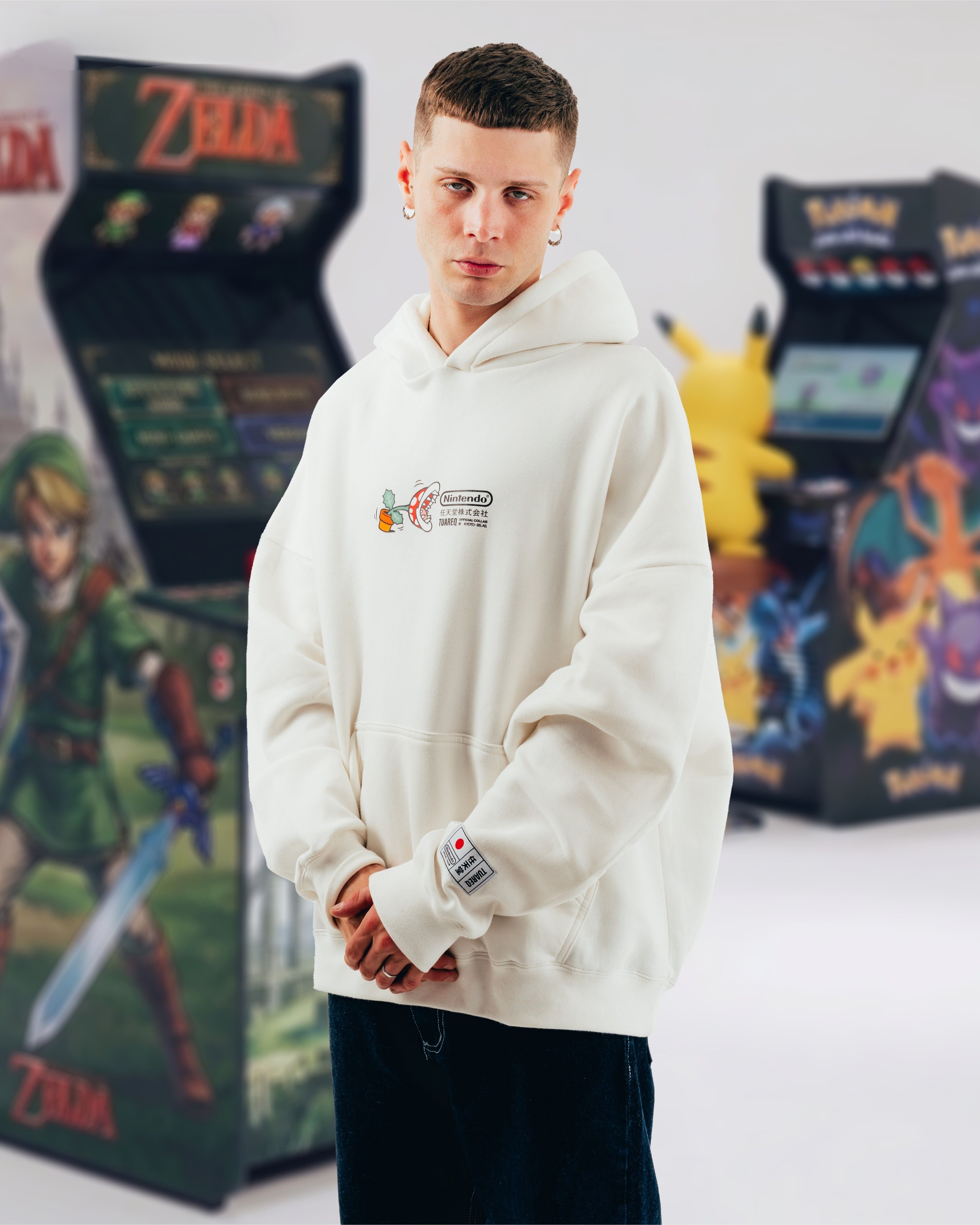 HOODIE [ NINTENDO ] PLANTA PIRAÑA CRUDO