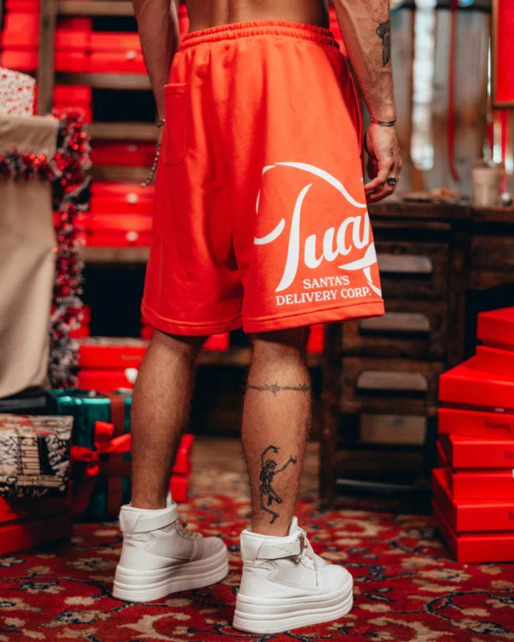 SHORT OVERSIZED [ CURSIVE LOGO ] ROJO