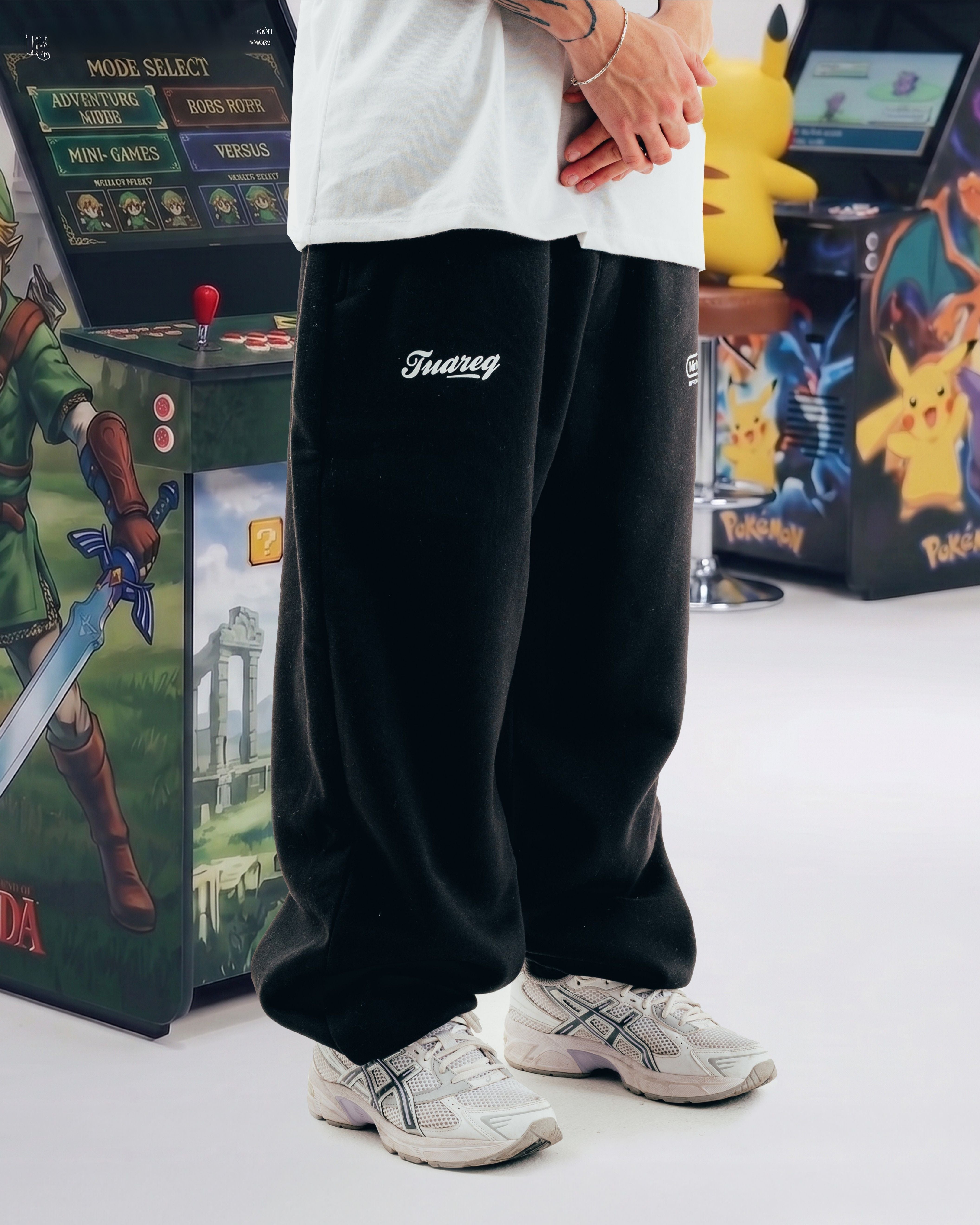 JOGGER FRIZADO [ NINTENDO ] CLUB BLACK
