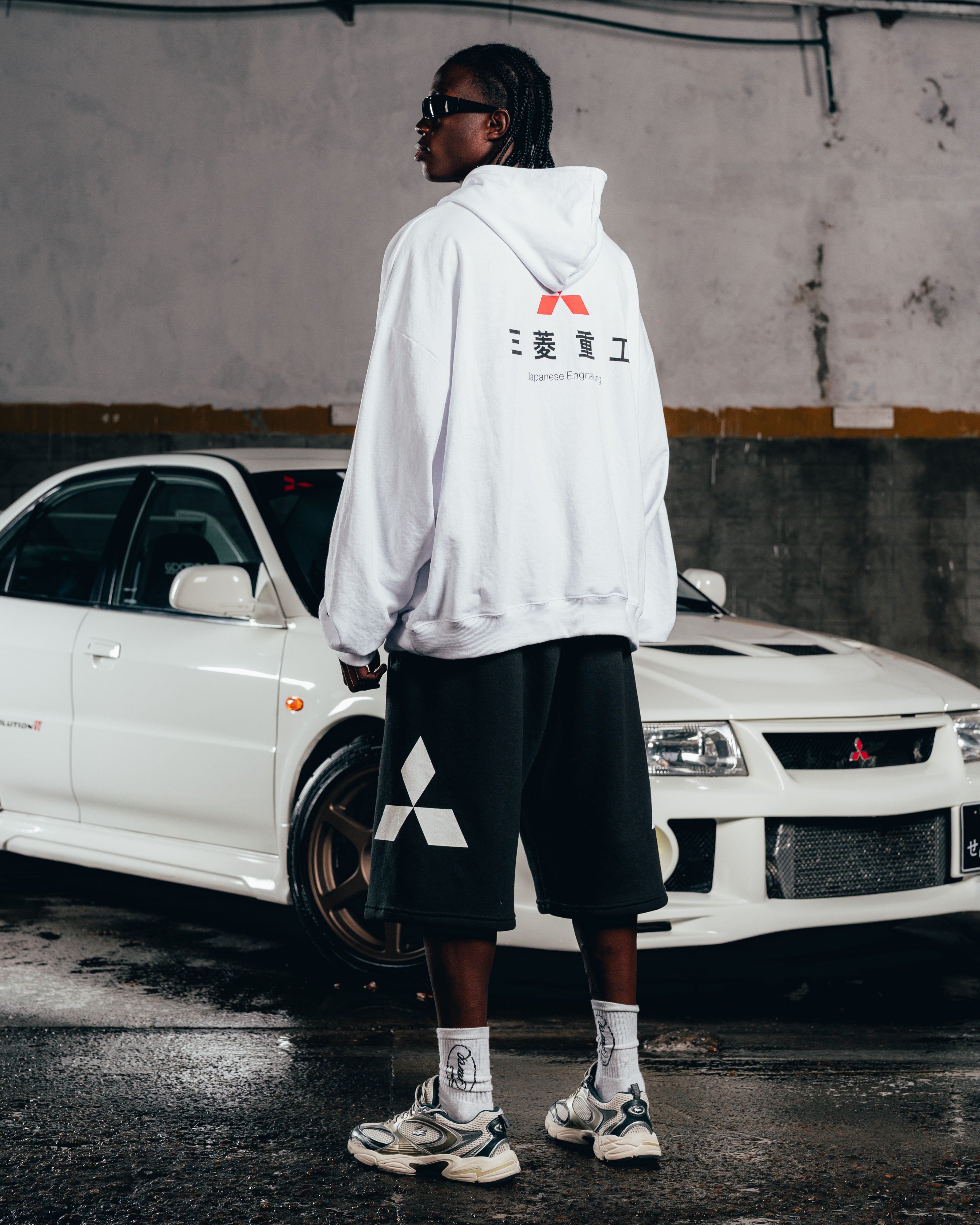 HOODIE MEGAOVERSIZED [ MITSUBISHI ] LOGO WHITE