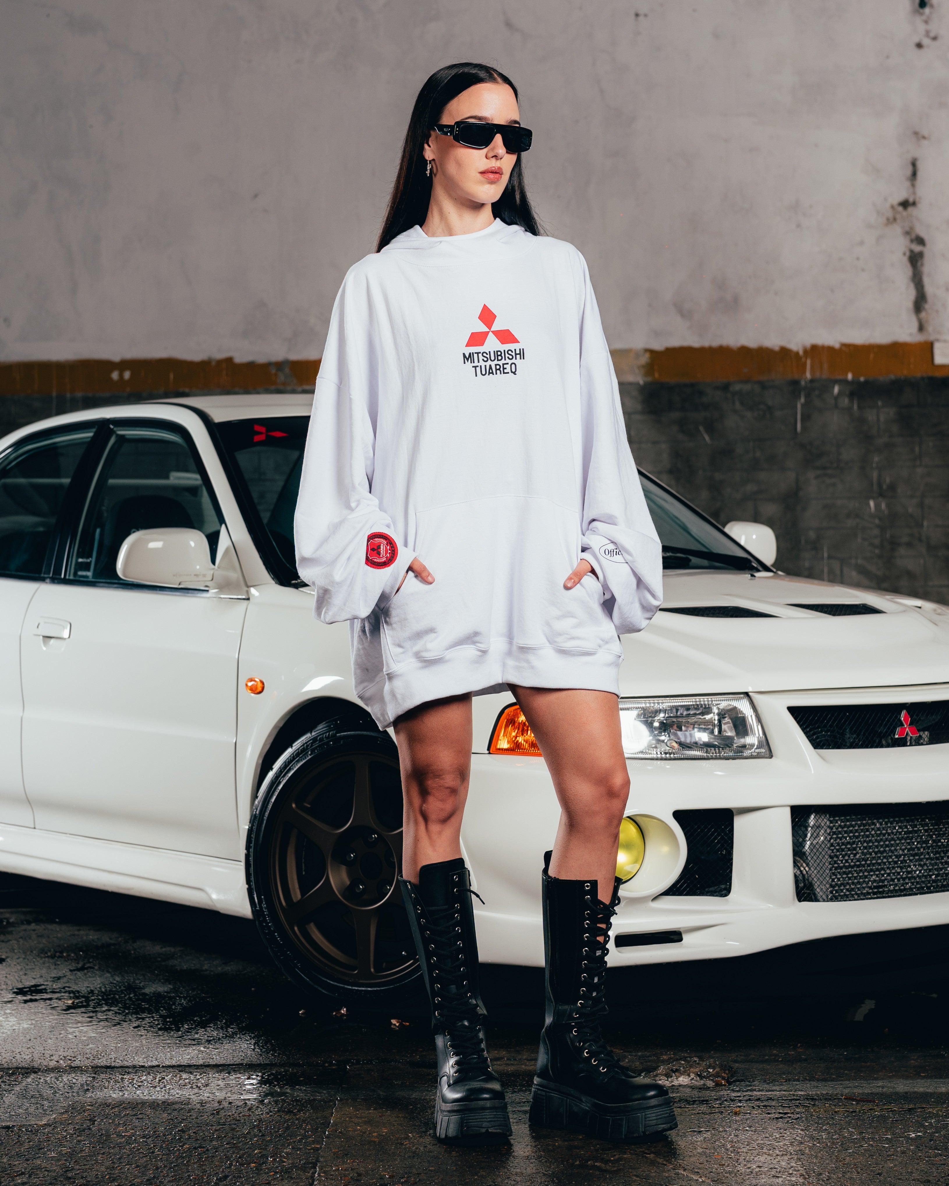 HOODIE MEGAOVERSIZED [ MITSUBISHI ] LOGO WHITE