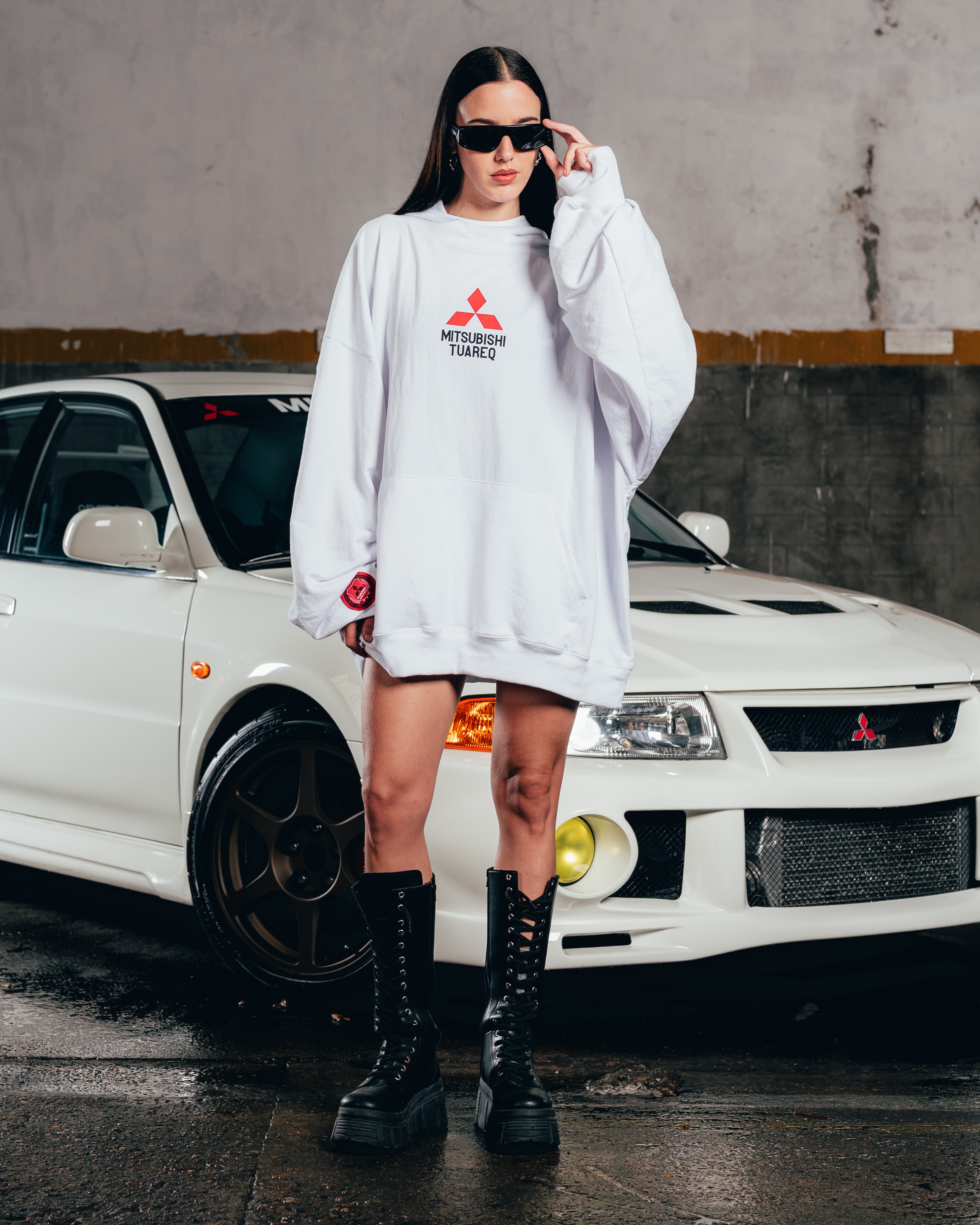 HOODIE MEGAOVERSIZED [ MITSUBISHI ] LOGO WHITE