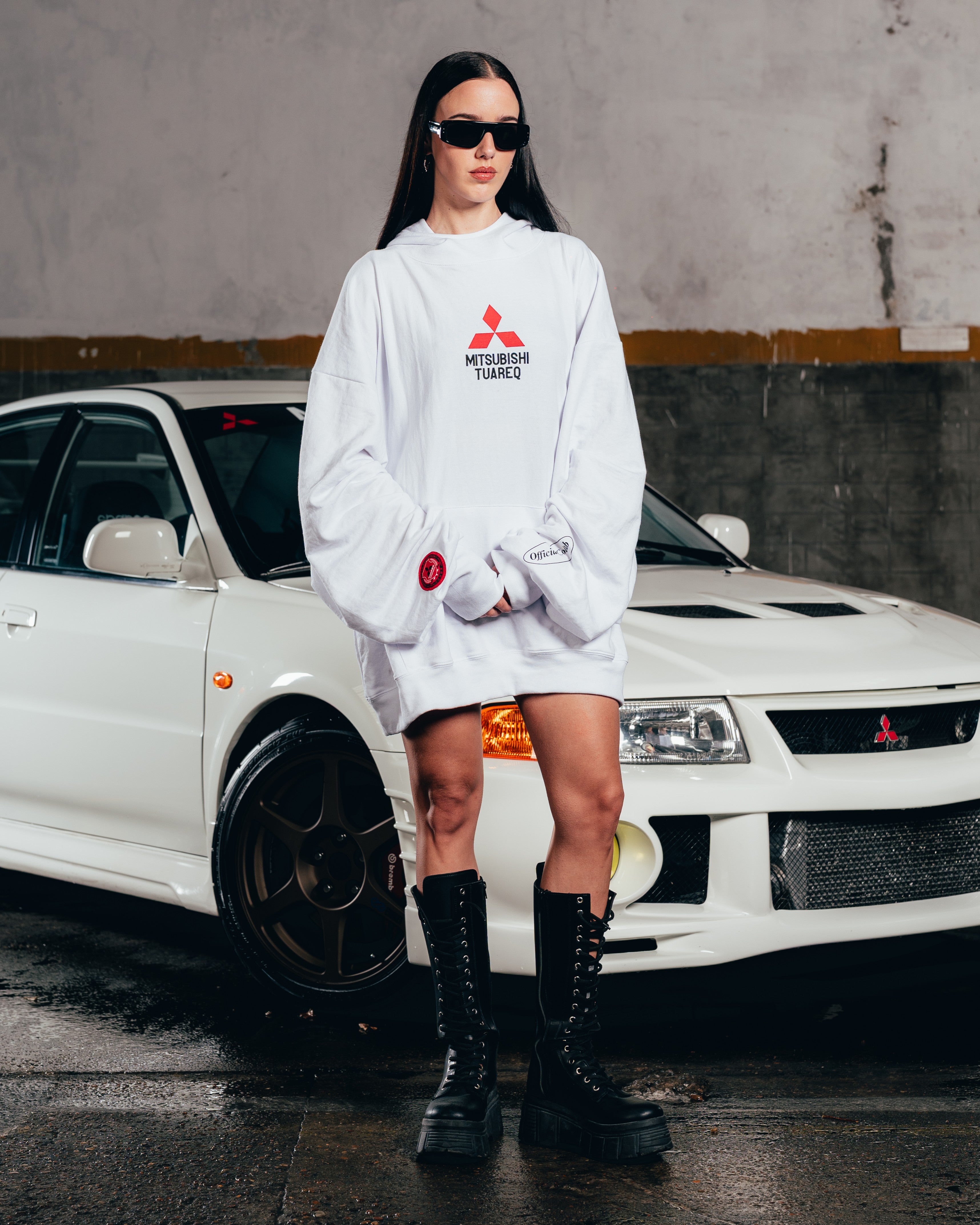 HOODIE MEGAOVERSIZED [ MITSUBISHI ] LOGO WHITE