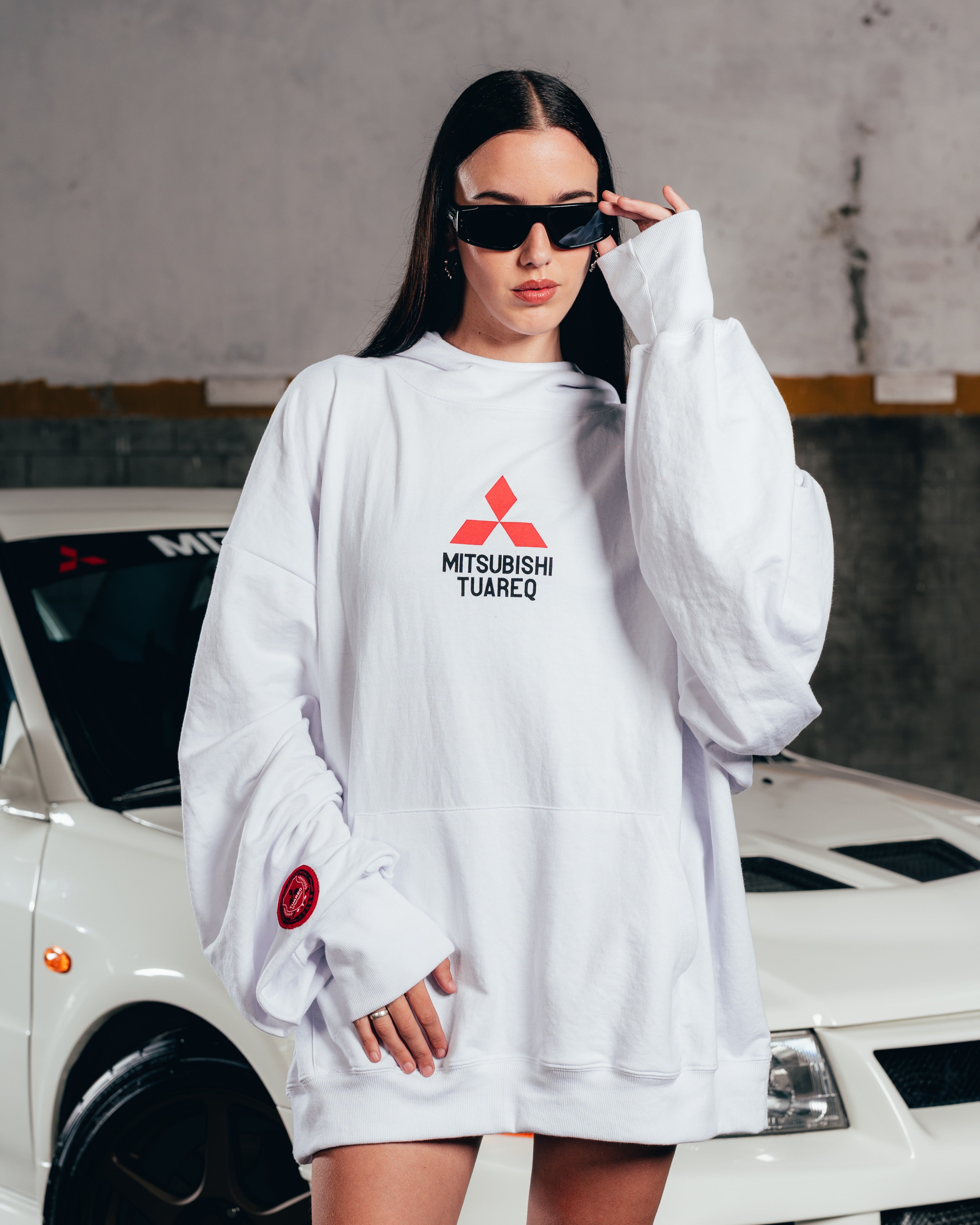 HOODIE MEGAOVERSIZED [ MITSUBISHI ] LOGO WHITE
