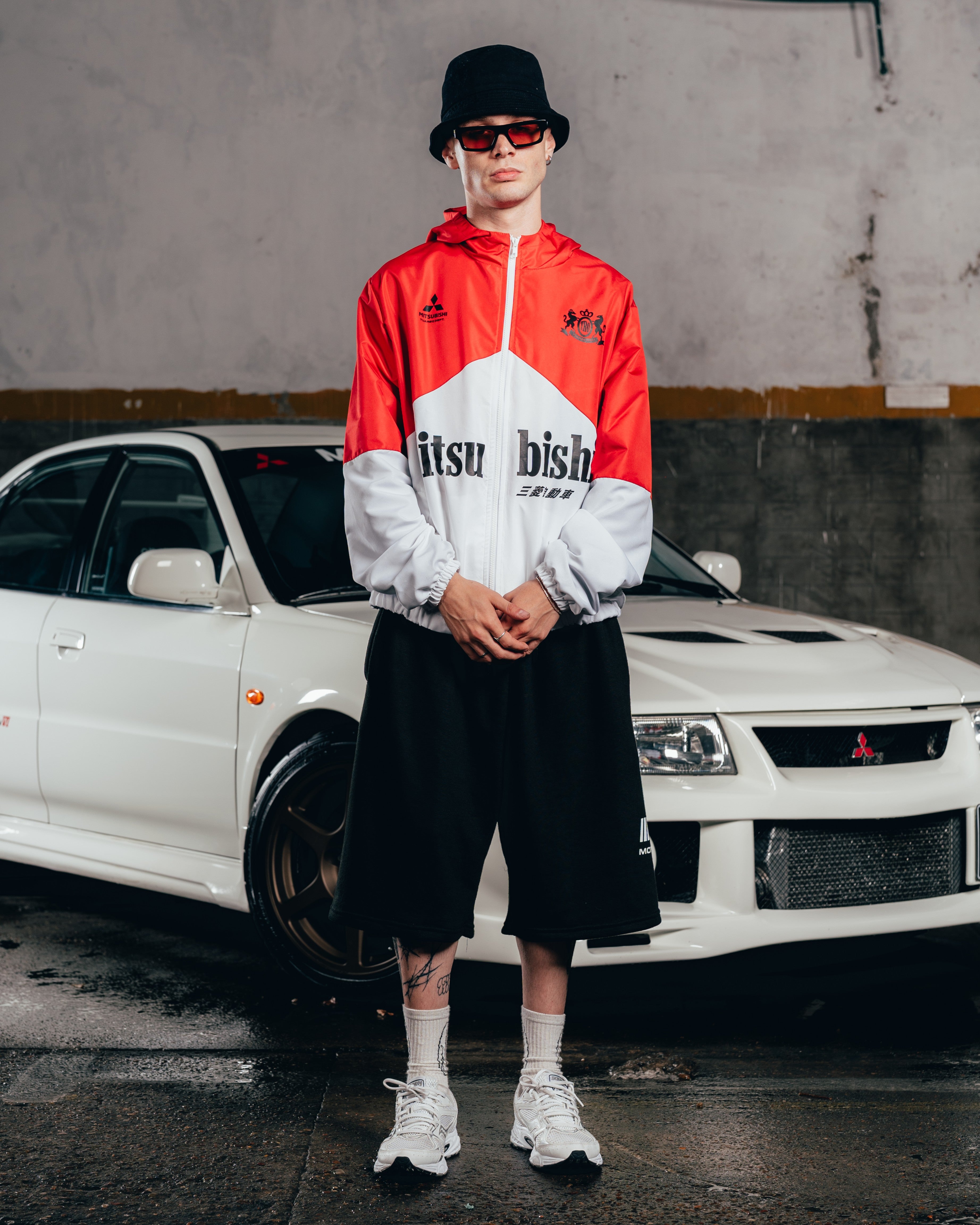 CAMPERA DEPORTIVA ROMPEVIENTO [ MITSUBISHI ] BICOLOR WHITE