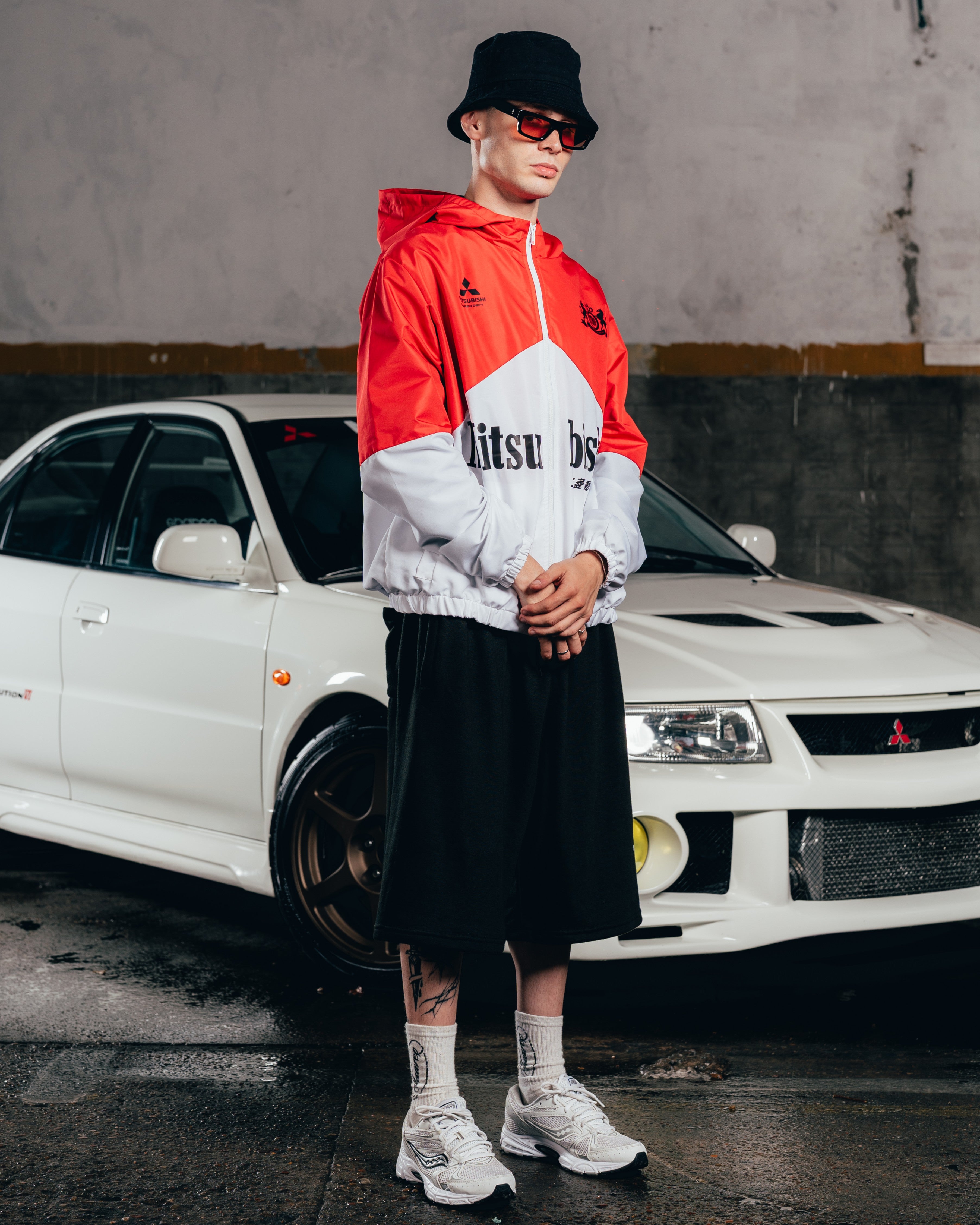 CAMPERA DEPORTIVA ROMPEVIENTO [ MITSUBISHI ] BICOLOR WHITE