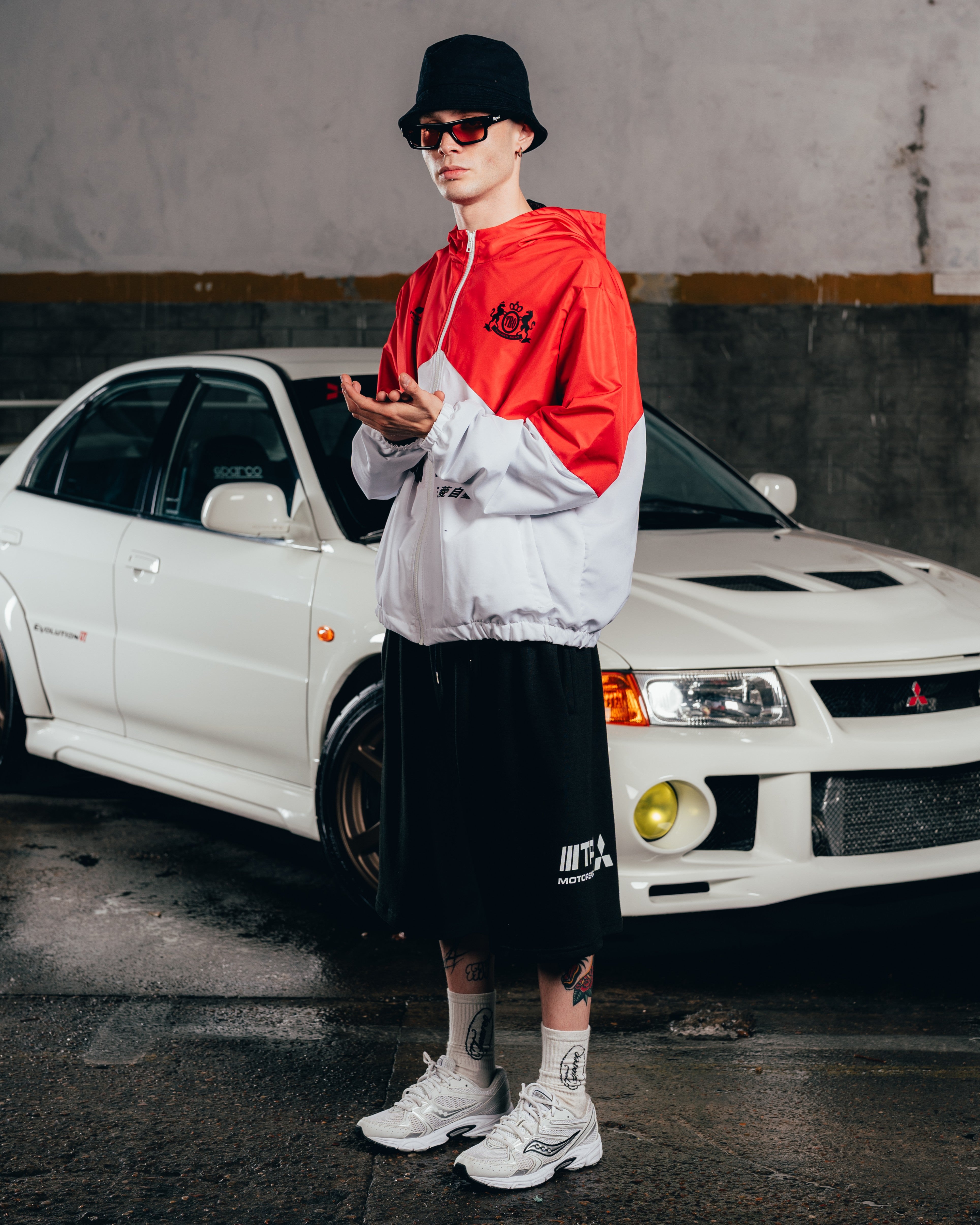 CAMPERA DEPORTIVA ROMPEVIENTO [ MITSUBISHI ] BICOLOR WHITE