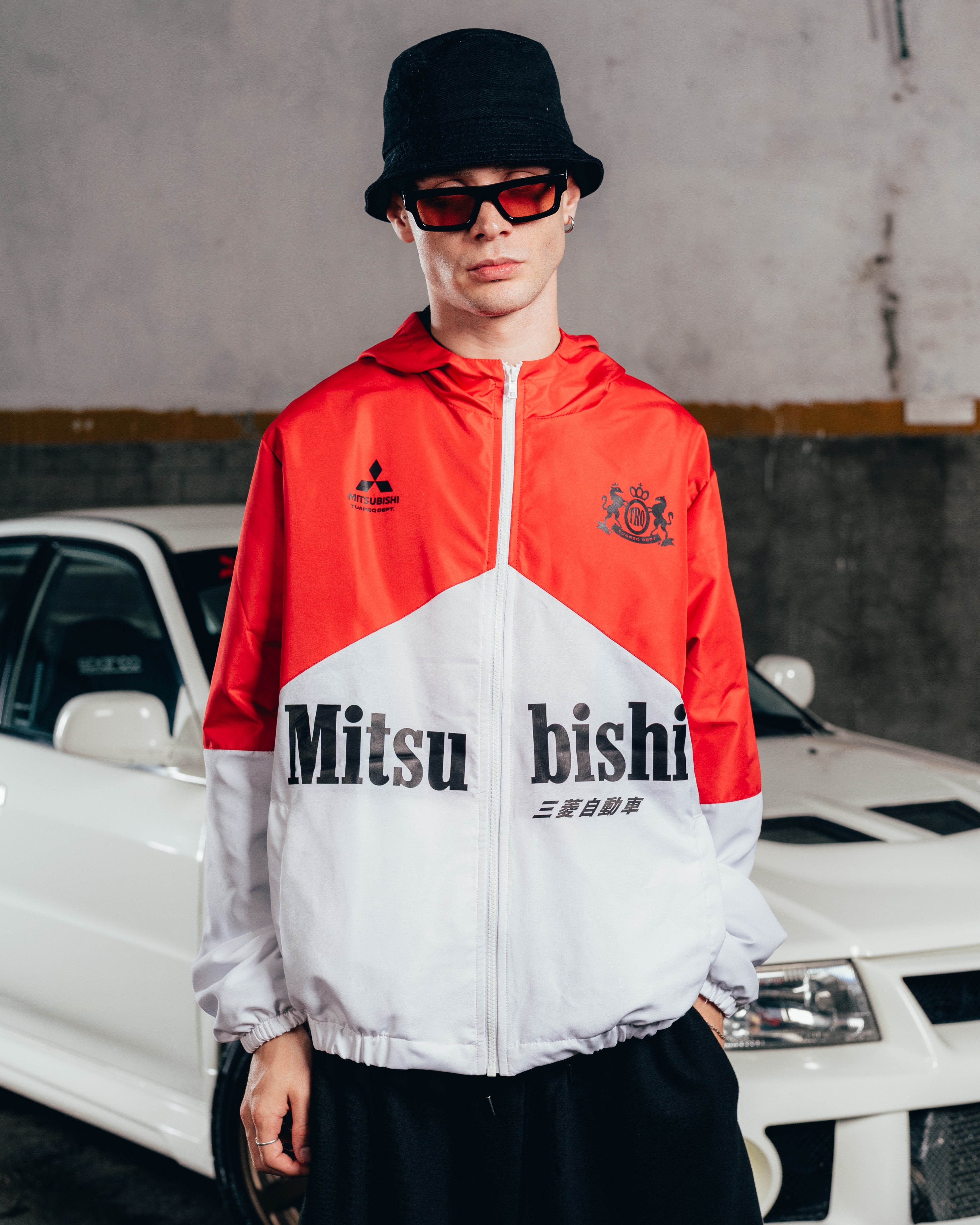 CAMPERA DEPORTIVA ROMPEVIENTO [ MITSUBISHI ] BICOLOR WHITE