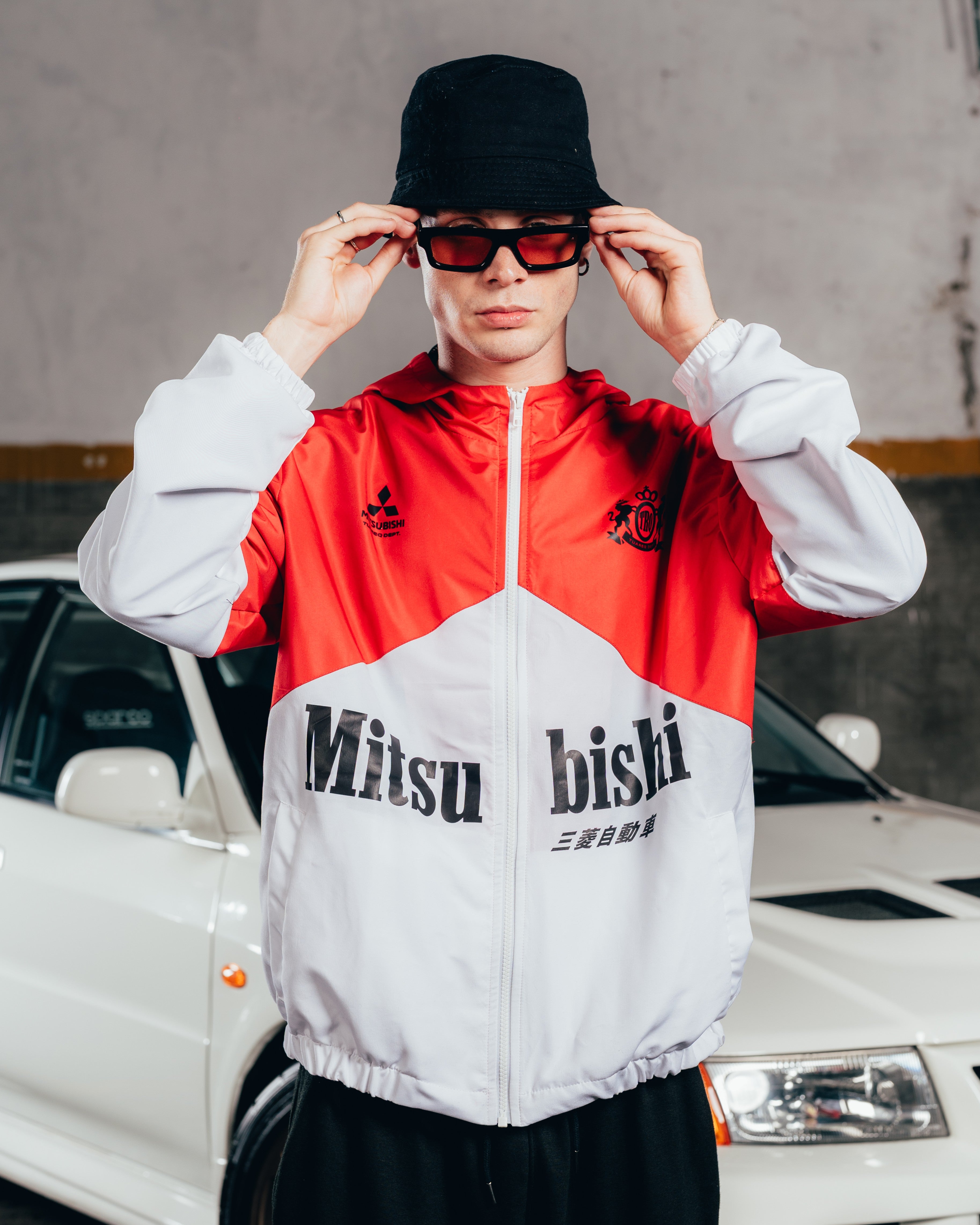 CAMPERA DEPORTIVA ROMPEVIENTO [ MITSUBISHI ] BICOLOR WHITE