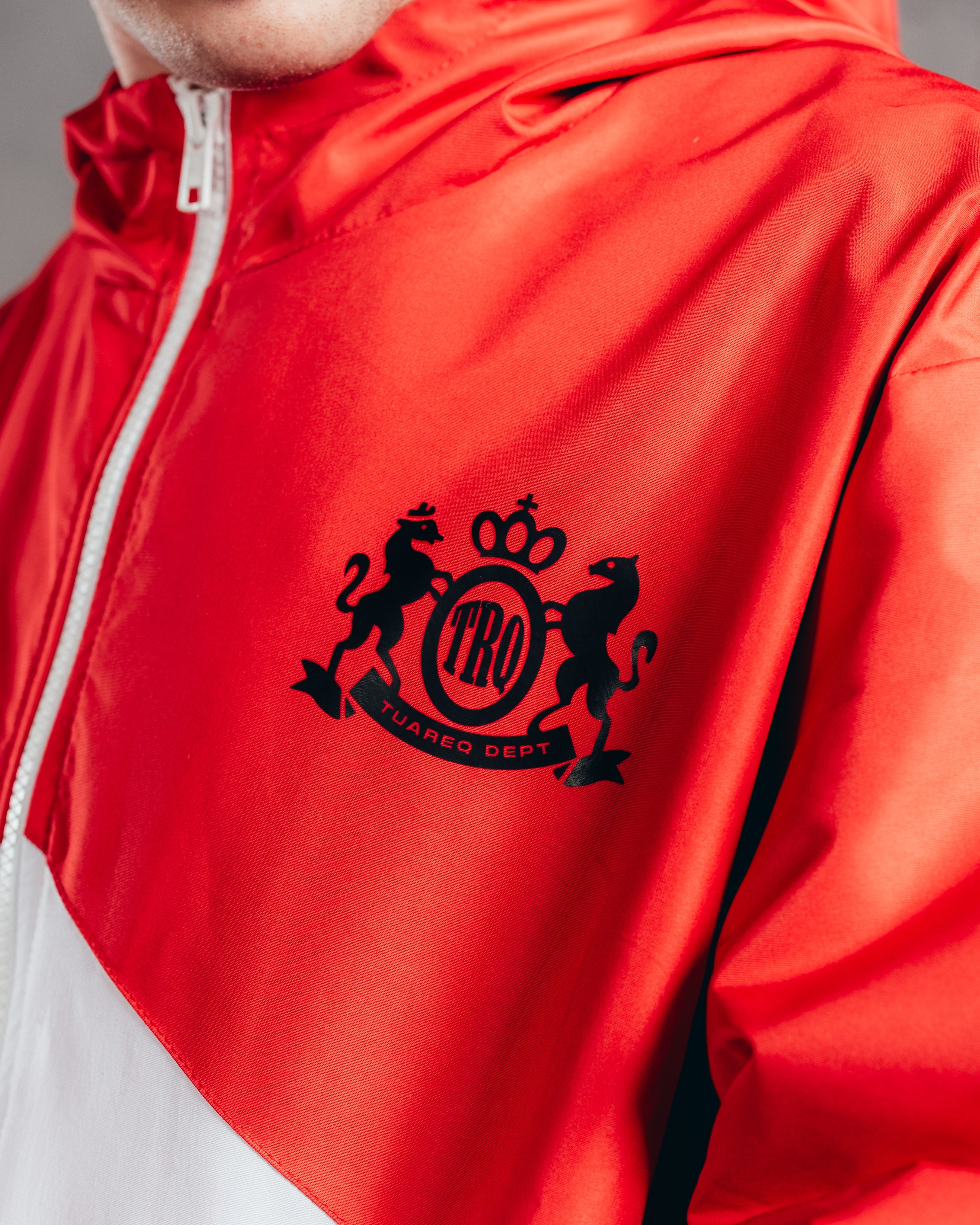 CAMPERA DEPORTIVA ROMPEVIENTO [ MITSUBISHI ] BICOLOR WHITE