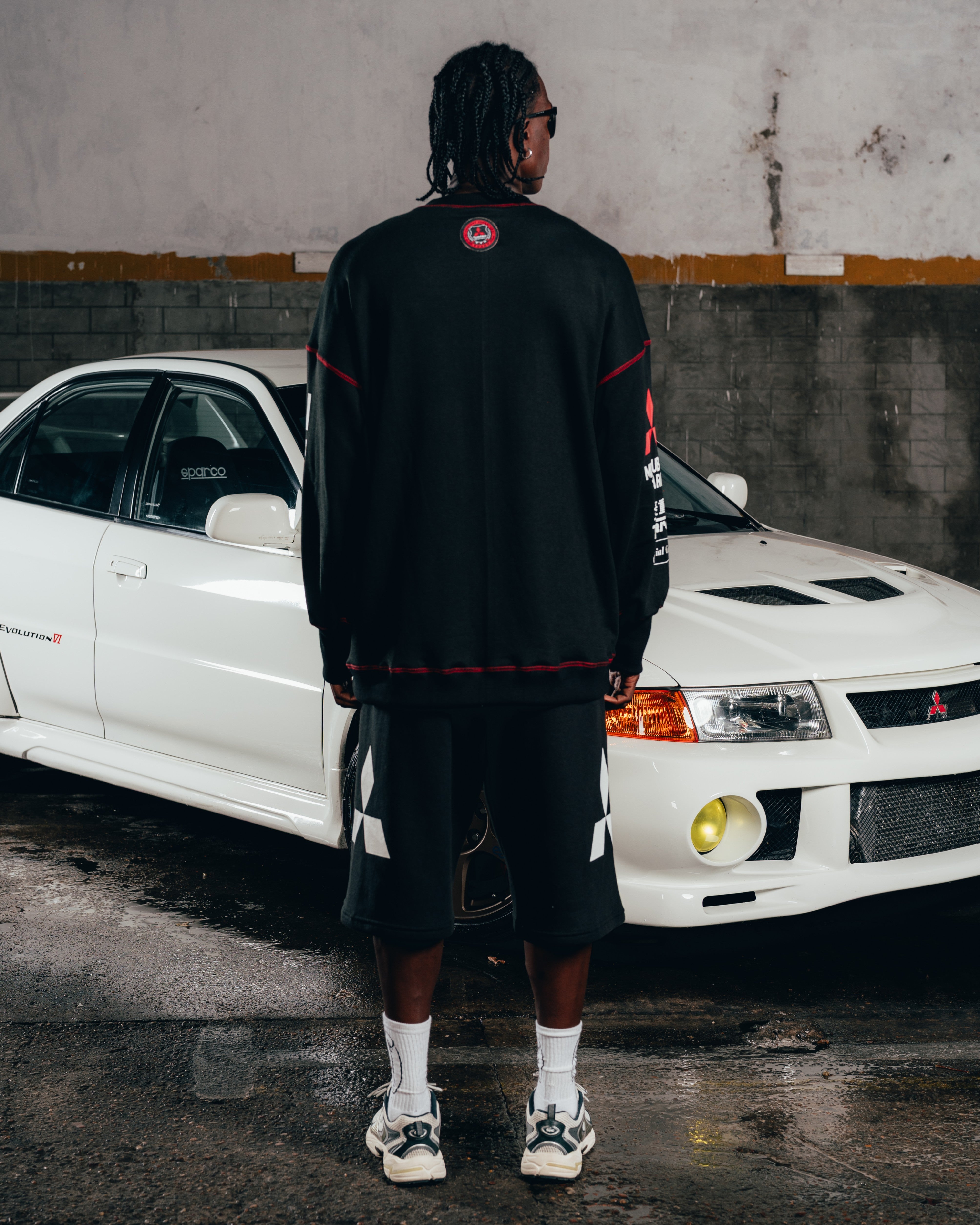 CREWNECK [ MITSUBISHI ] COSTURA BLACK