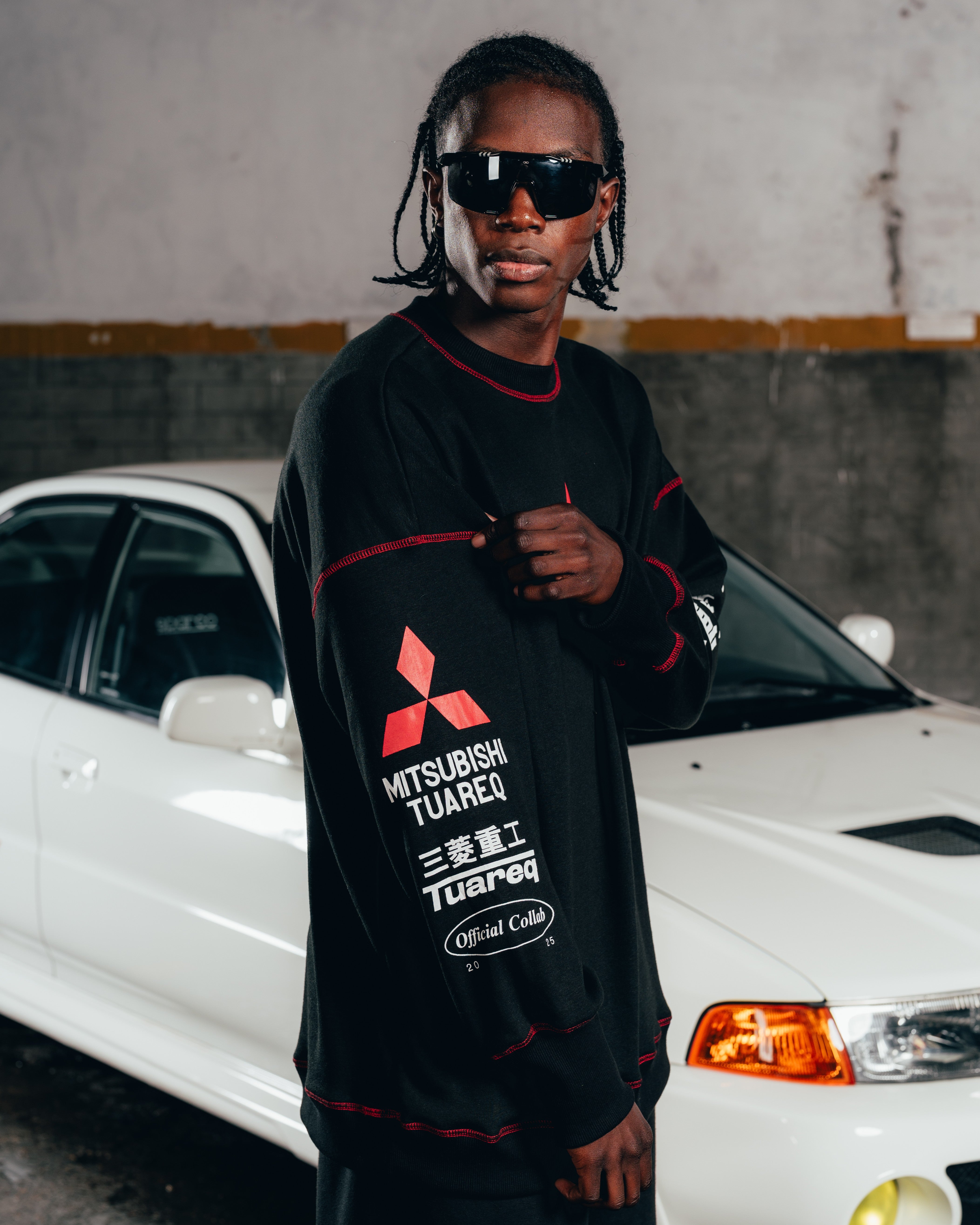 CREWNECK [ MITSUBISHI ] COSTURA BLACK