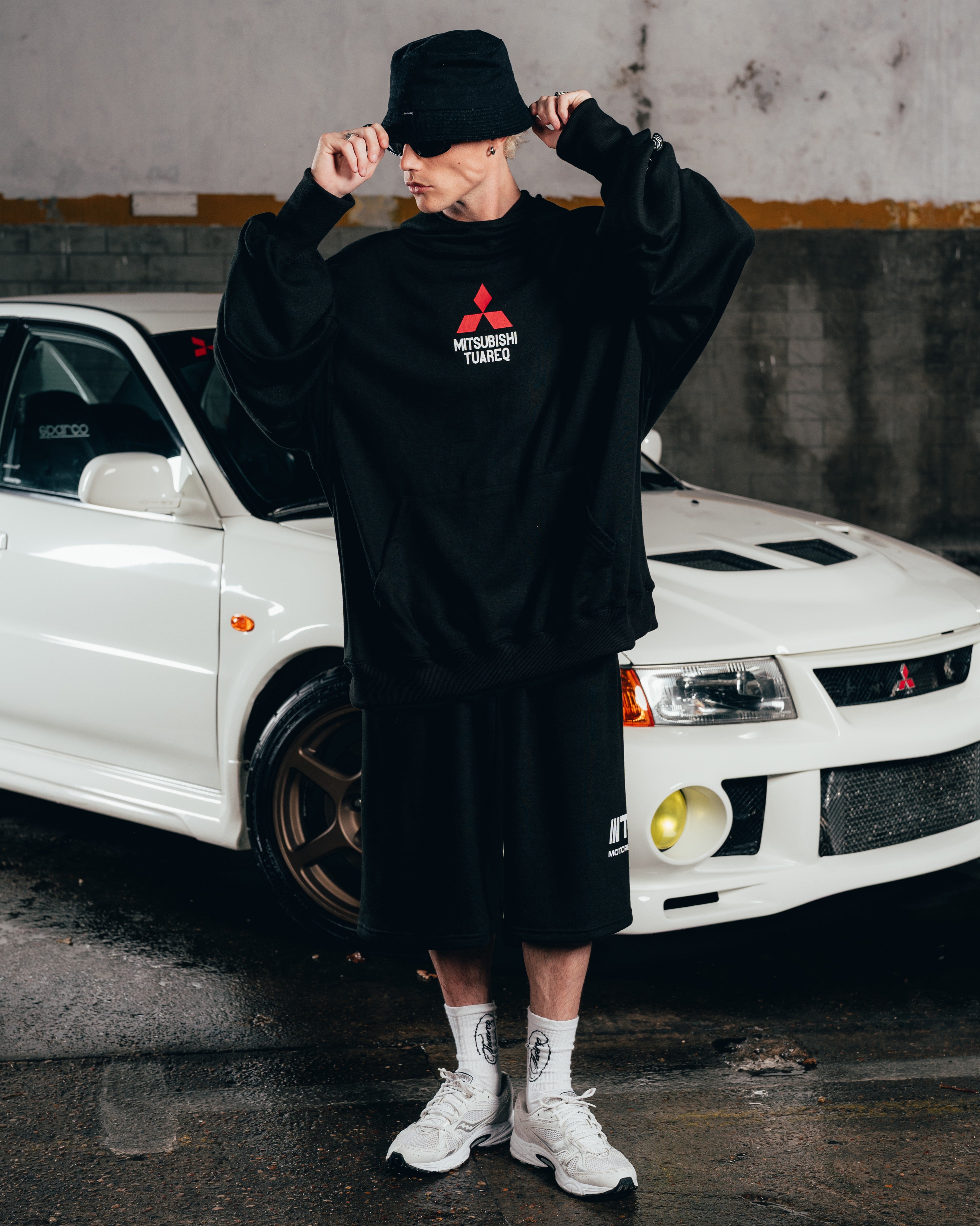 HOODIE MEGAOVERSIZED [ MITSUBISHI ] LOGO BLACK