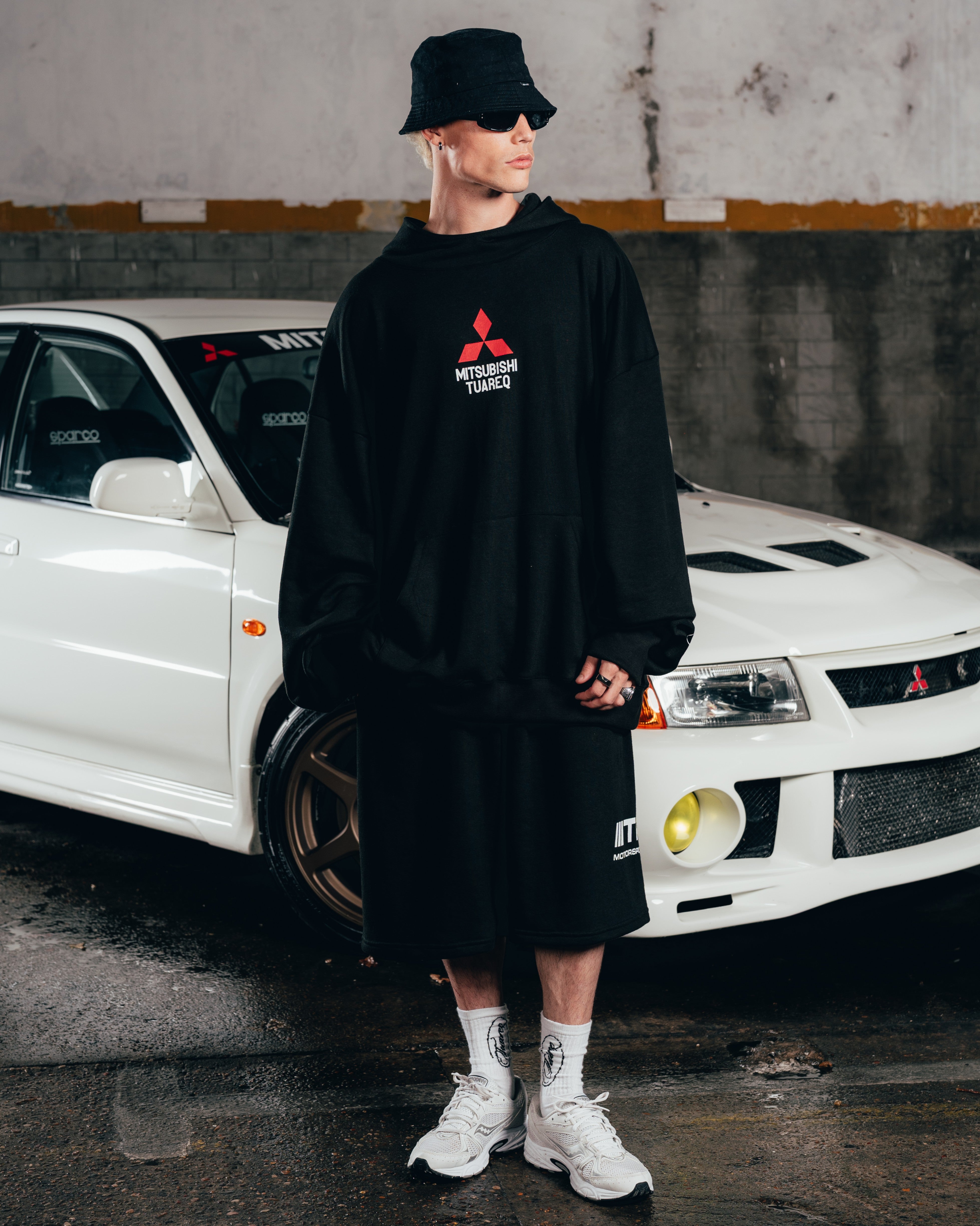 HOODIE MEGAOVERSIZED [ MITSUBISHI ] LOGO BLACK