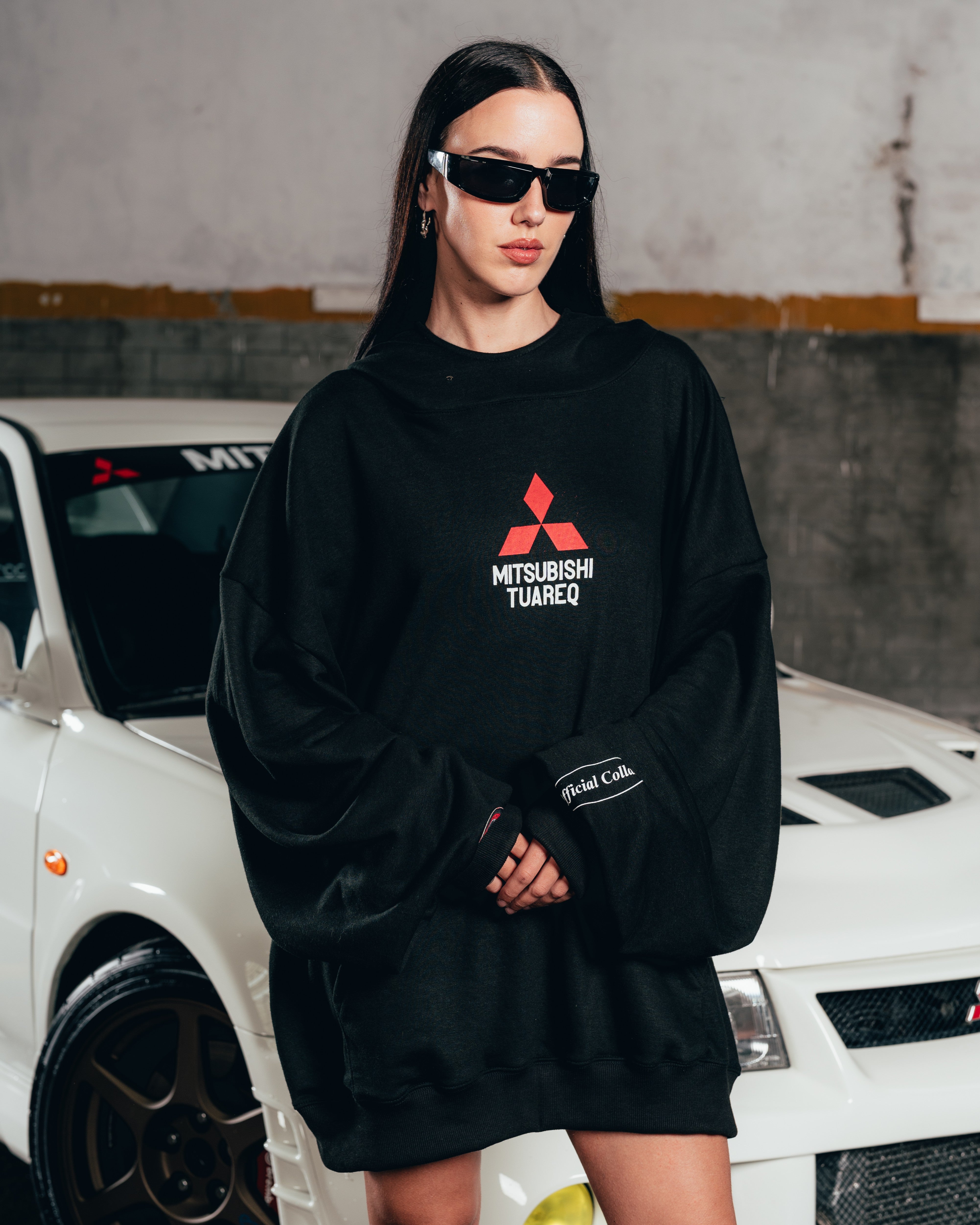 HOODIE MEGAOVERSIZED [ MITSUBISHI ] LOGO BLACK