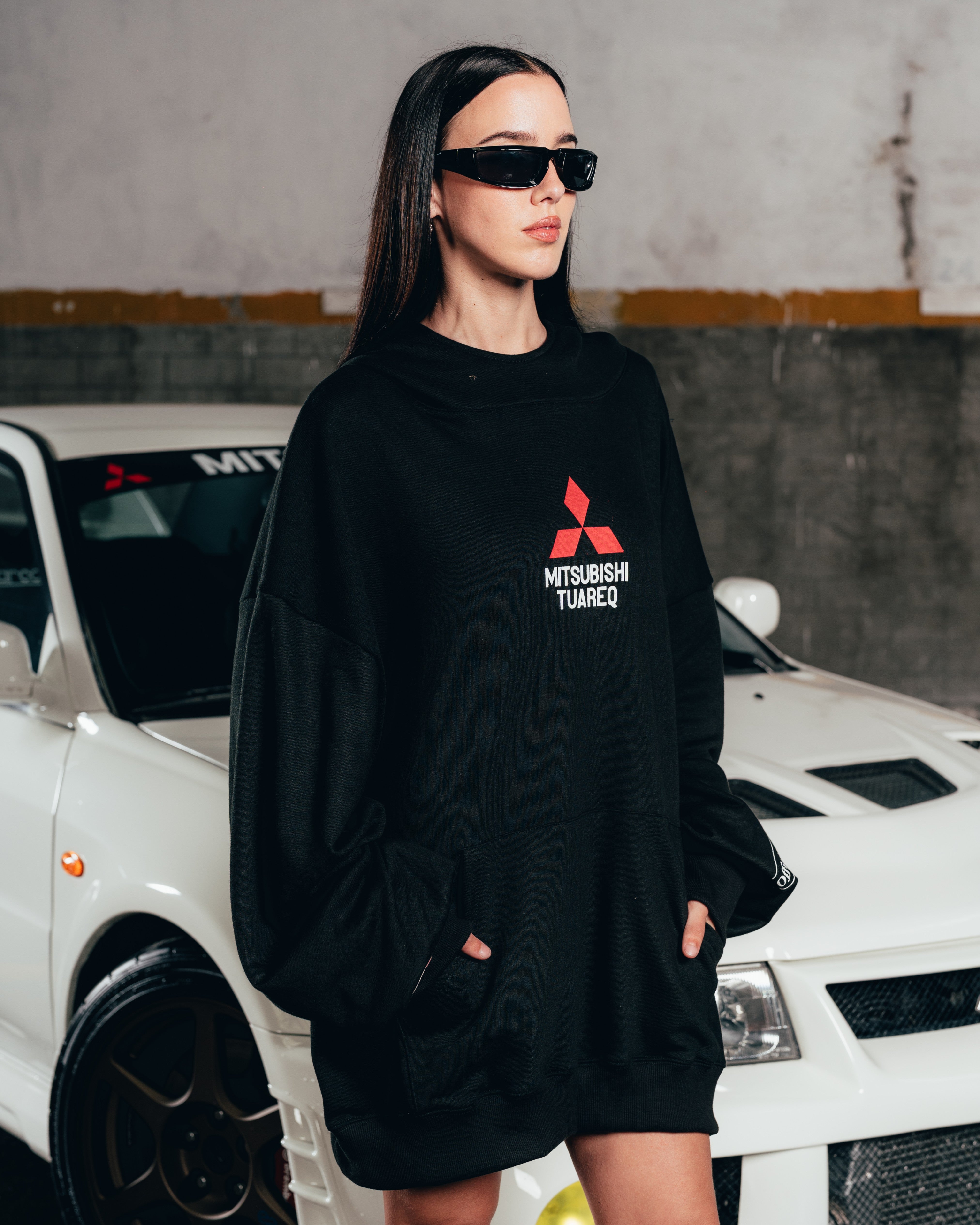 HOODIE MEGAOVERSIZED [ MITSUBISHI ] LOGO BLACK