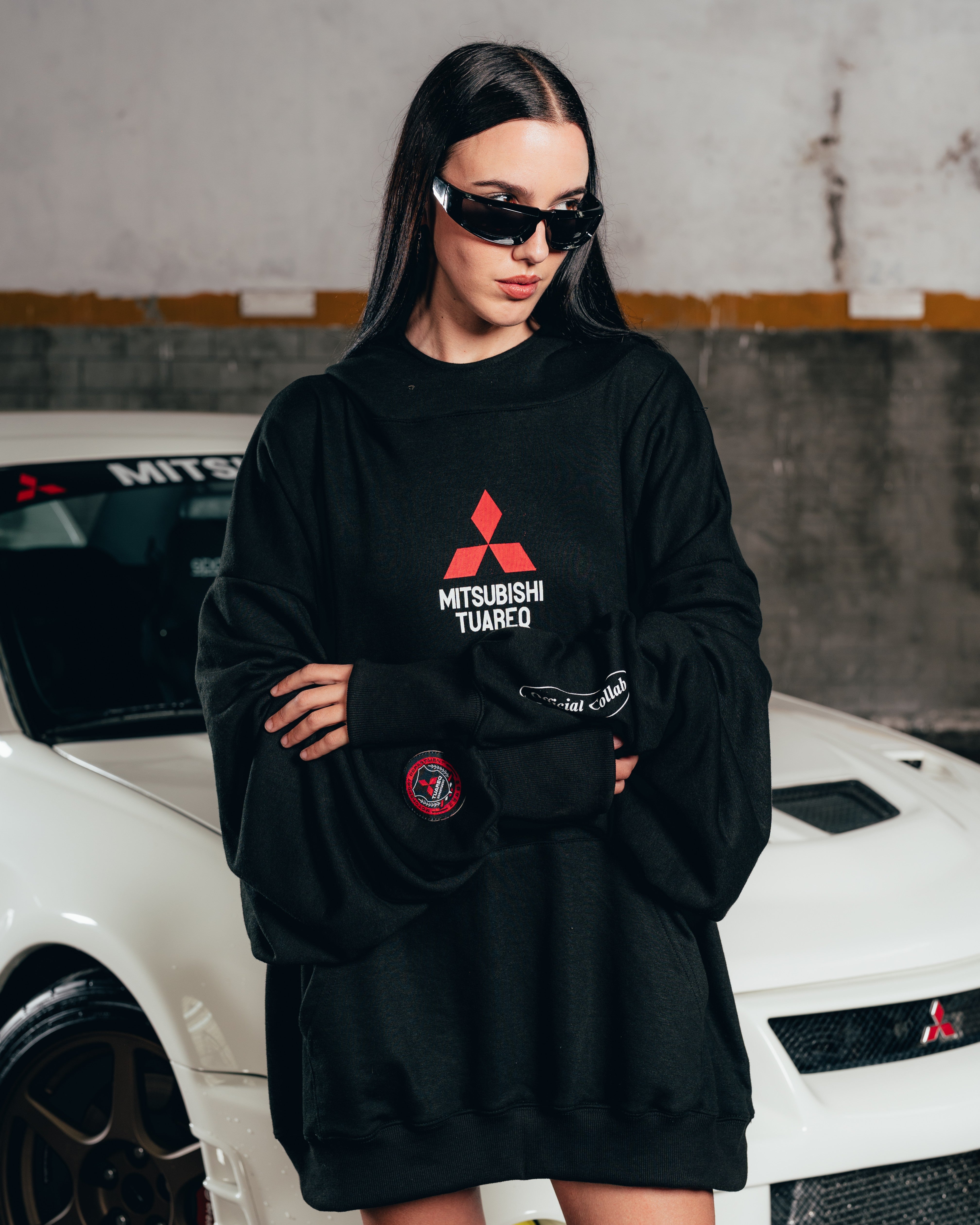 HOODIE MEGAOVERSIZED [ MITSUBISHI ] LOGO BLACK
