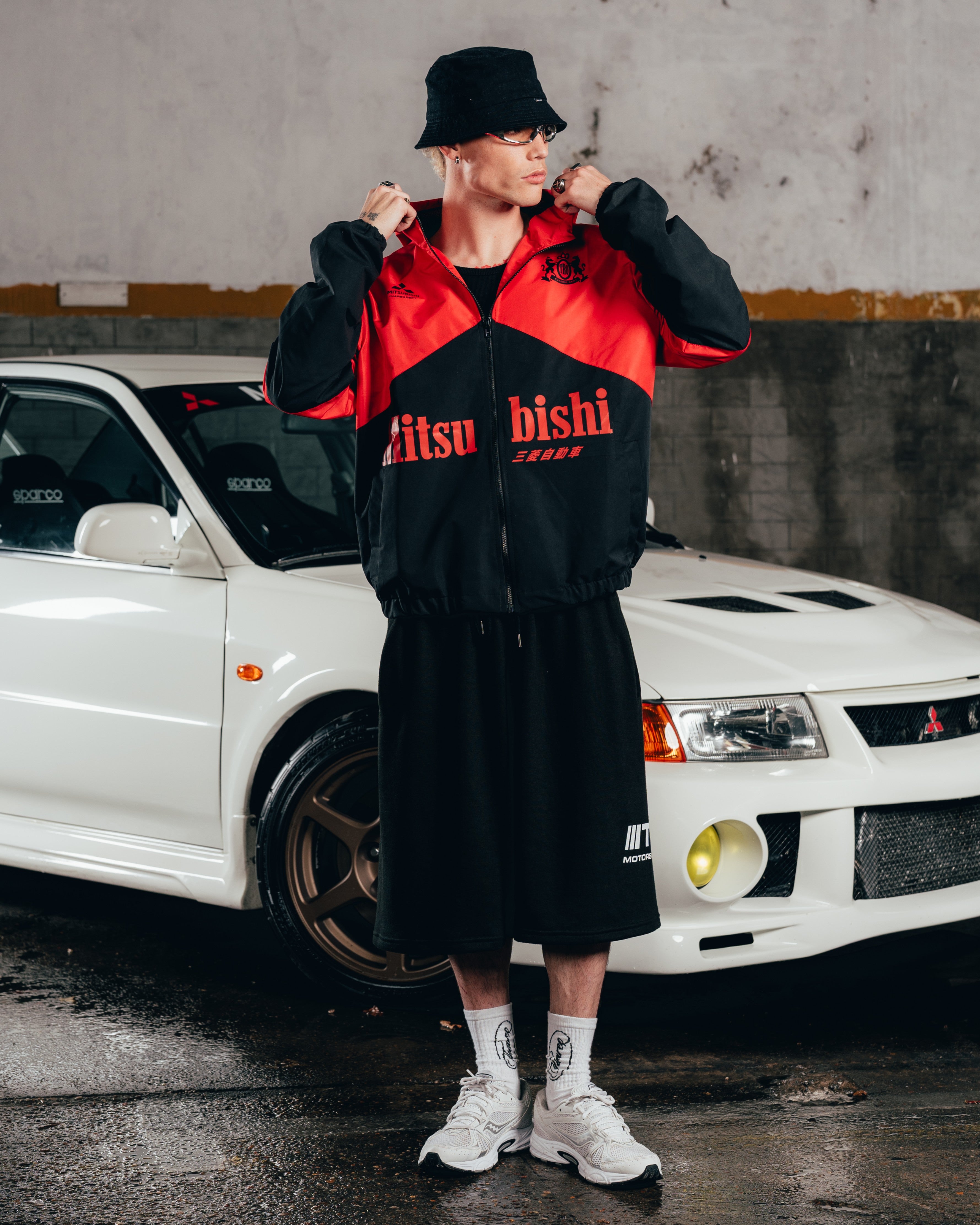 CAMPERA DEPORTIVA ROMPEVIENTO [ MITSUBISHI ] BICOLOR BLACK