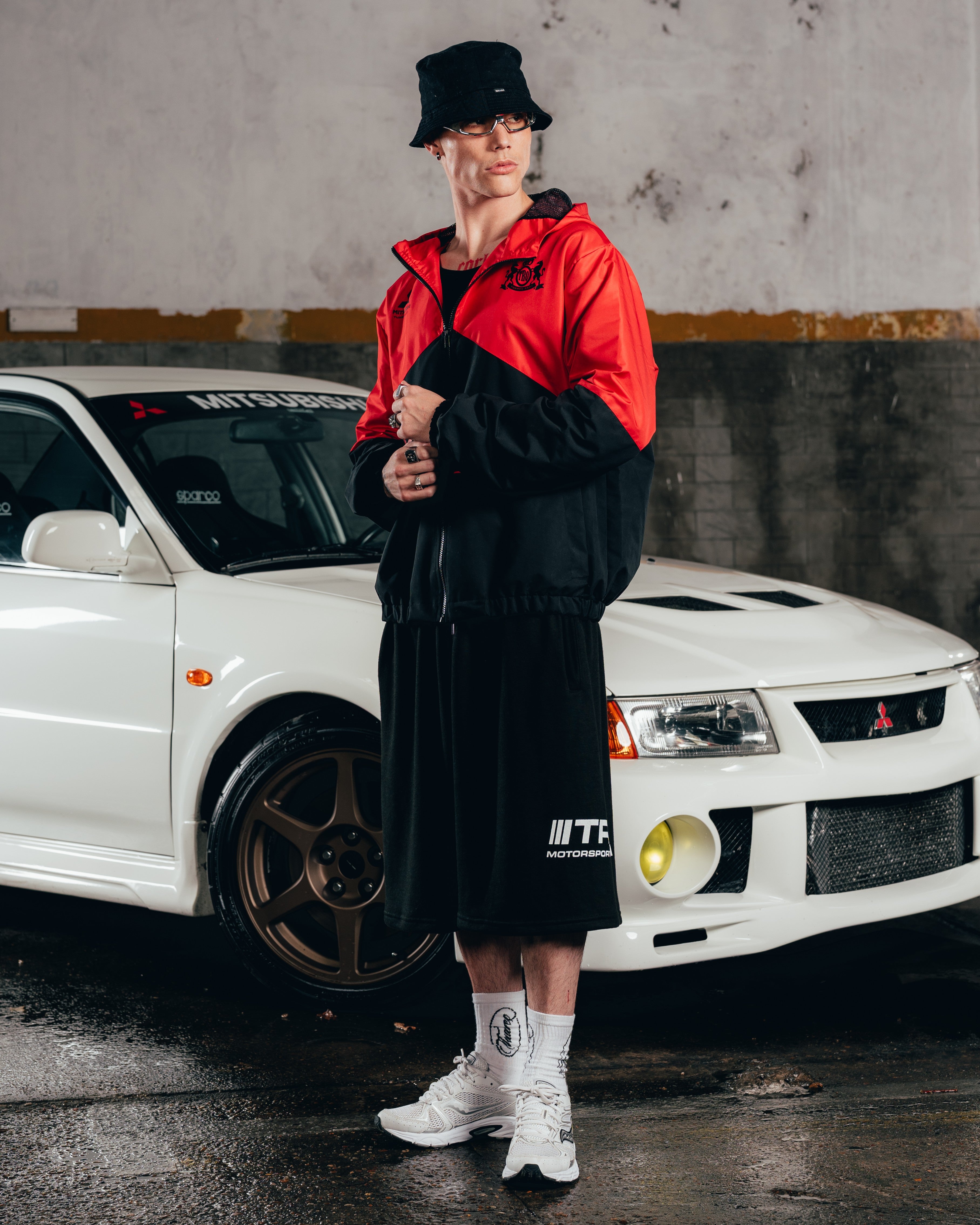 CAMPERA DEPORTIVA ROMPEVIENTO [ MITSUBISHI ] BICOLOR BLACK