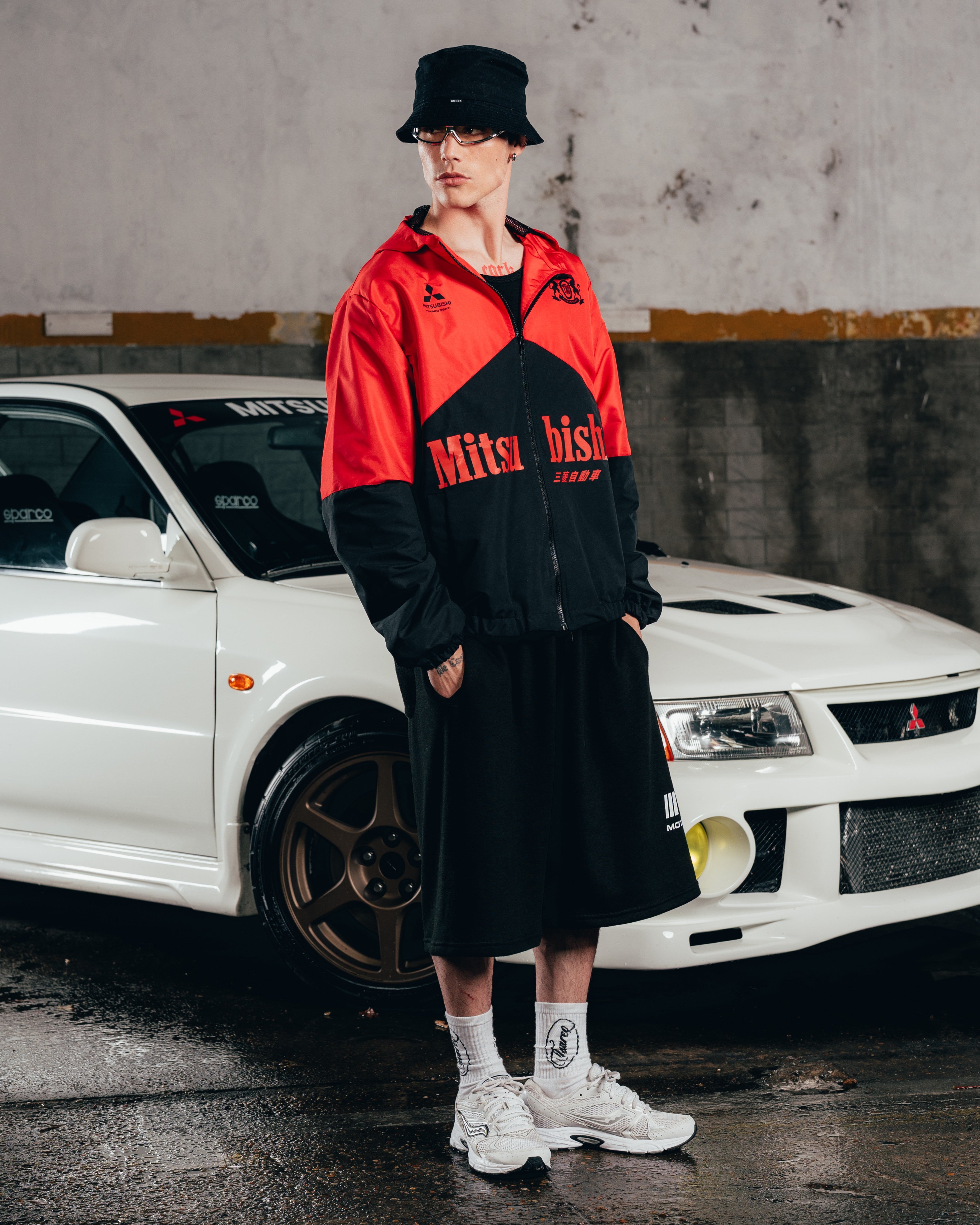 CAMPERA DEPORTIVA ROMPEVIENTO [ MITSUBISHI ] BICOLOR BLACK