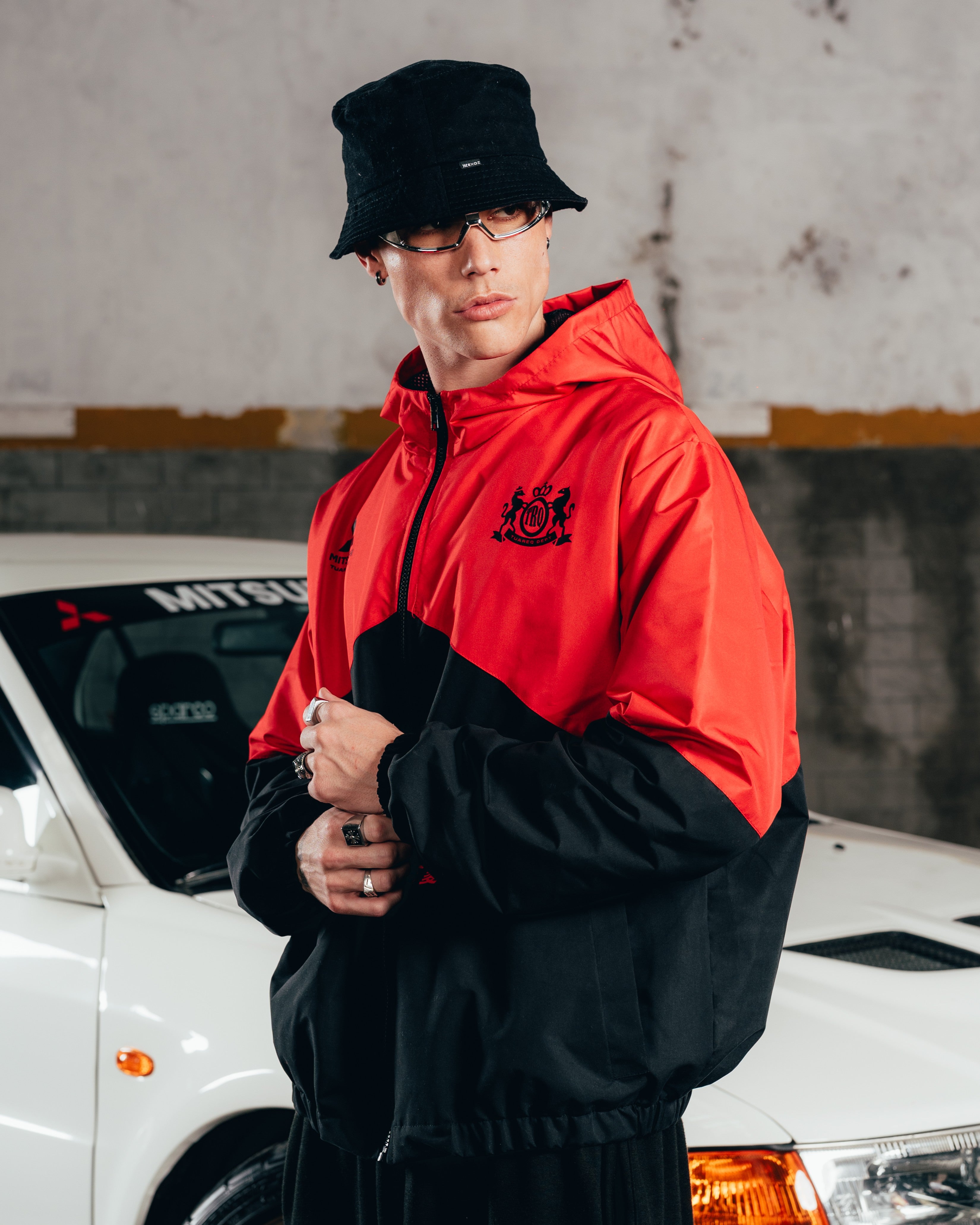 CAMPERA DEPORTIVA ROMPEVIENTO [ MITSUBISHI ] BICOLOR BLACK