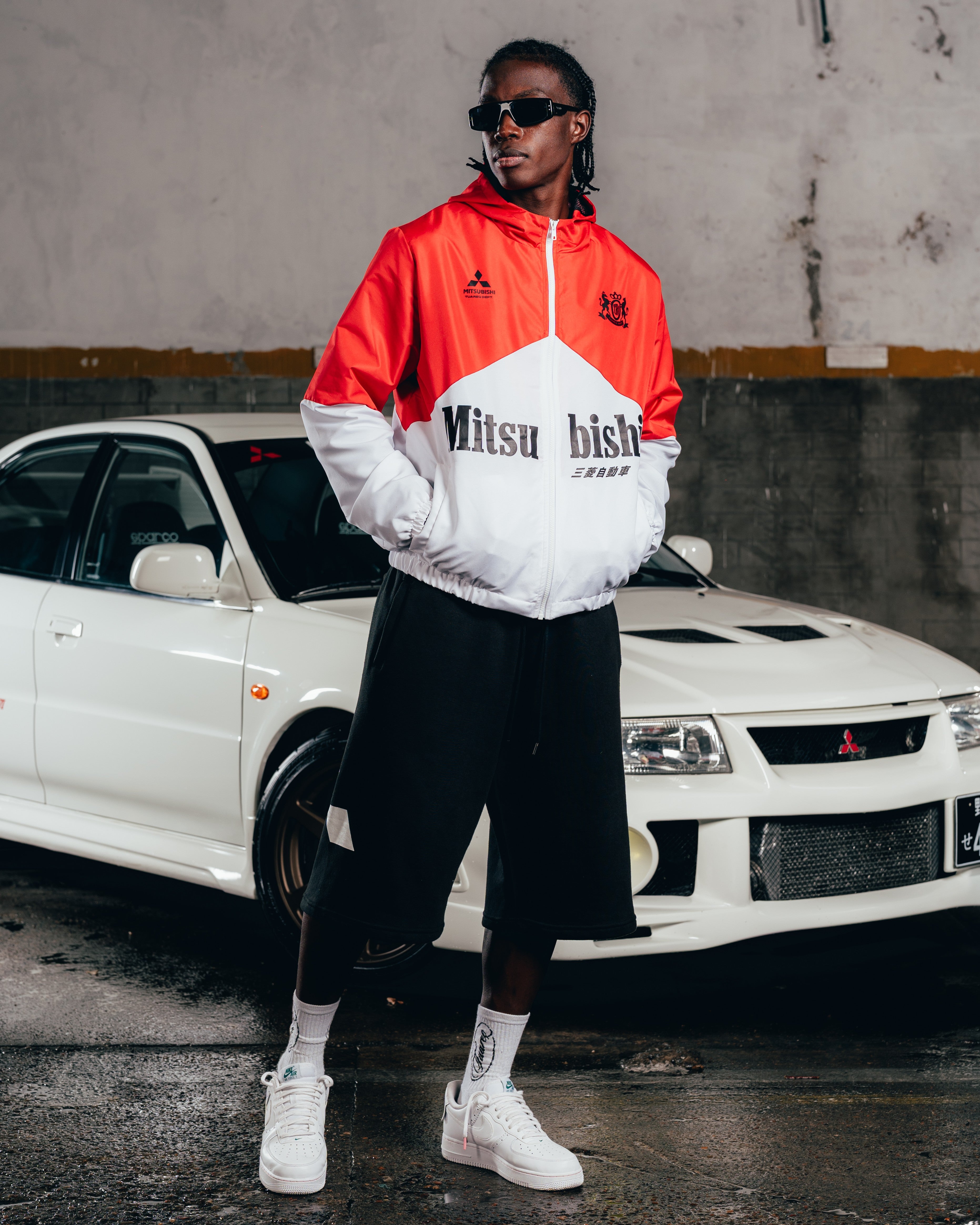 CAMPERA DEPORTIVA ROMPEVIENTO [ MITSUBISHI ] BICOLOR WHITE