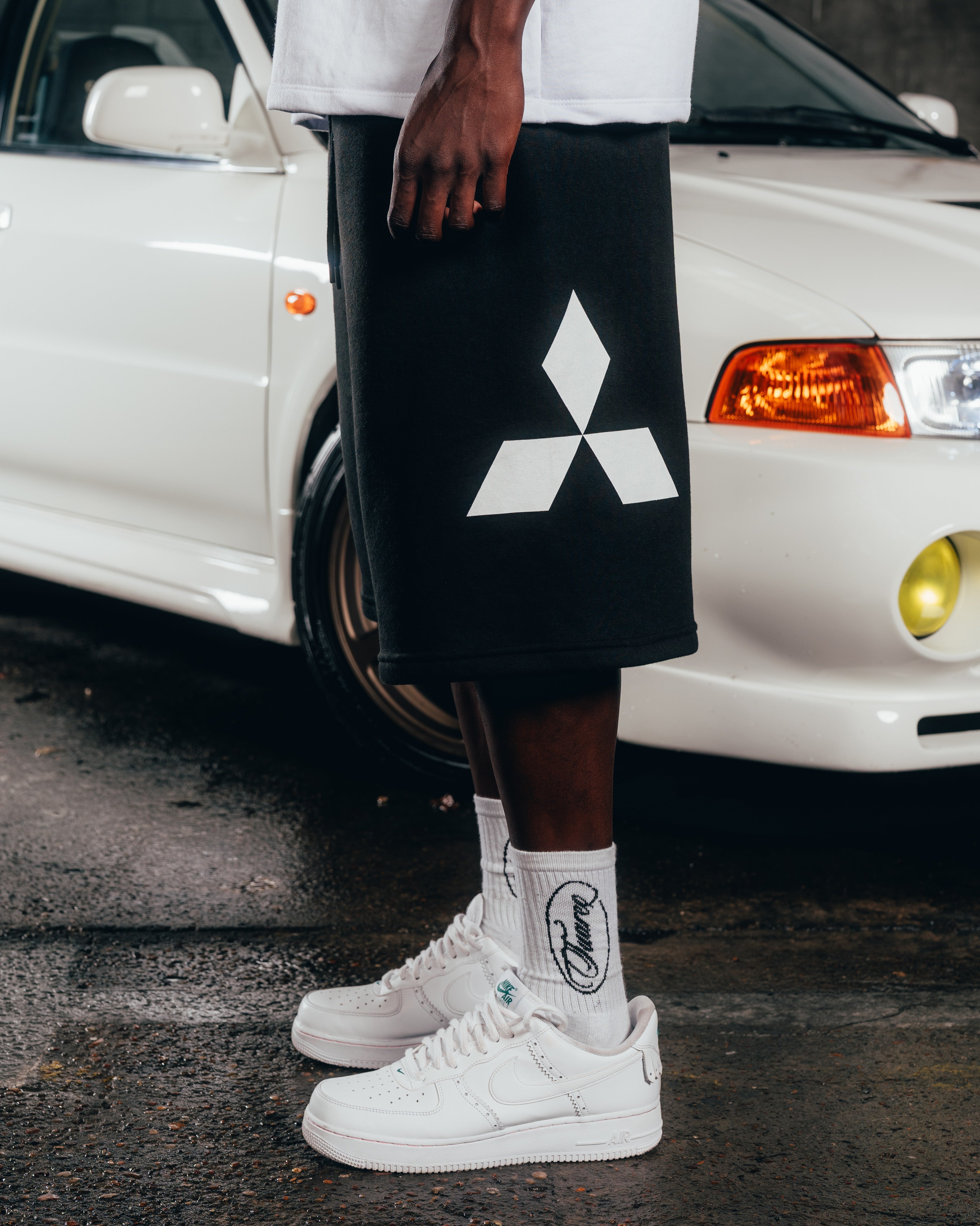 SHORT LARGO ¾ [ MITSUBISHI ] MEGALOGO