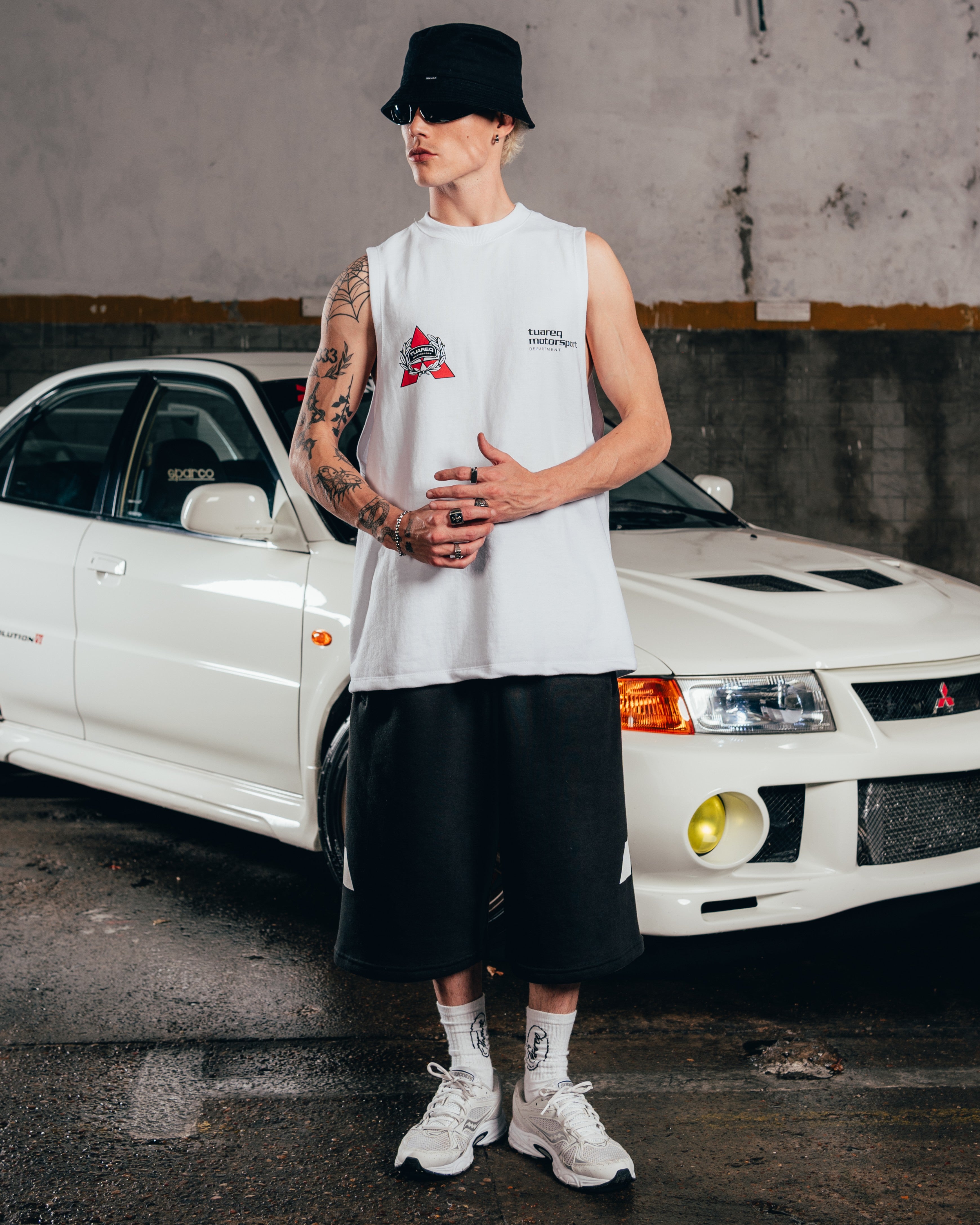 MUSCULOSA PESADA [ MITSUBISHI ] SHIELD WHITE