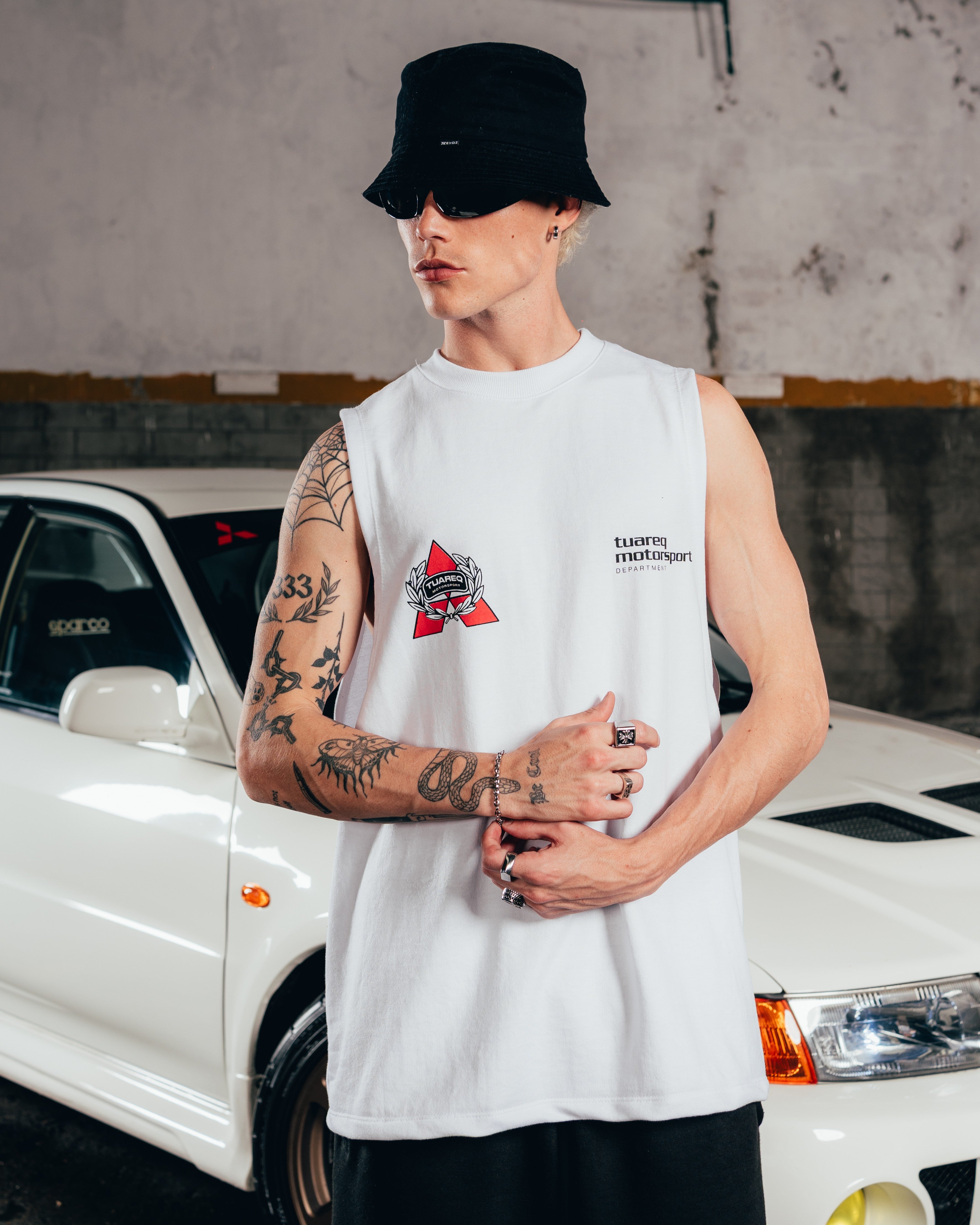 MUSCULOSA PESADA [ MITSUBISHI ] SHIELD WHITE