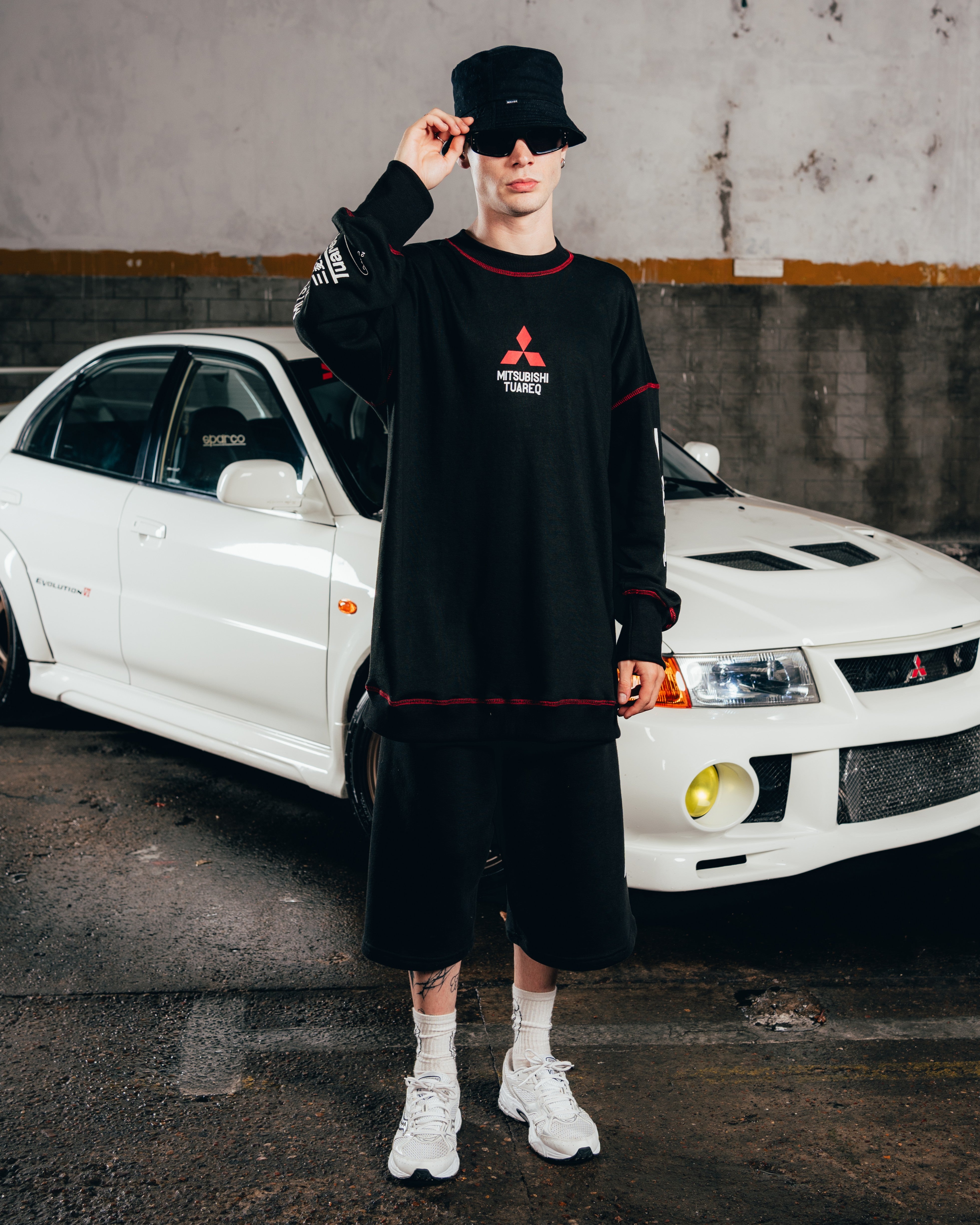 CREWNECK [ MITSUBISHI ] COSTURA BLACK