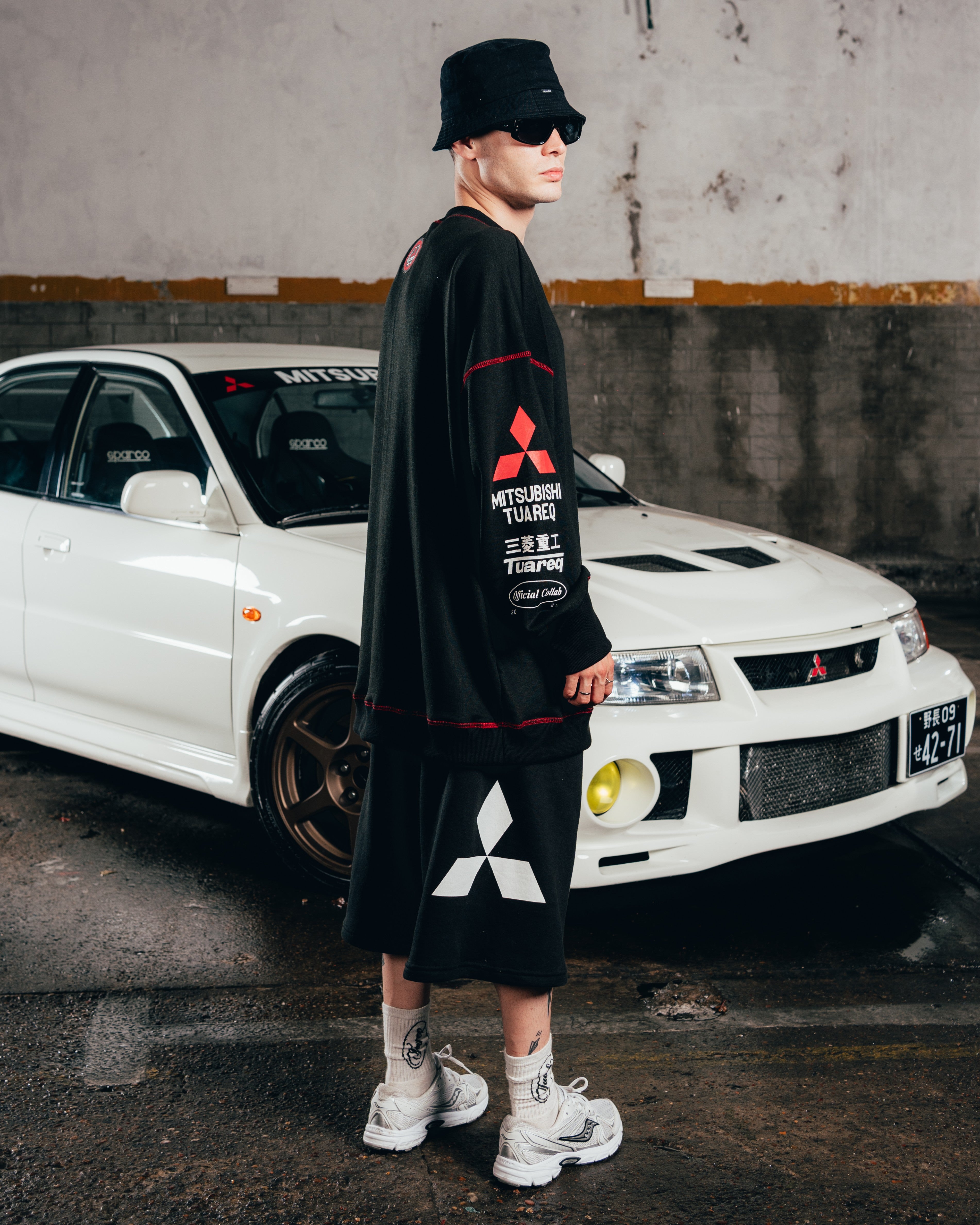 CREWNECK [ MITSUBISHI ] COSTURA BLACK