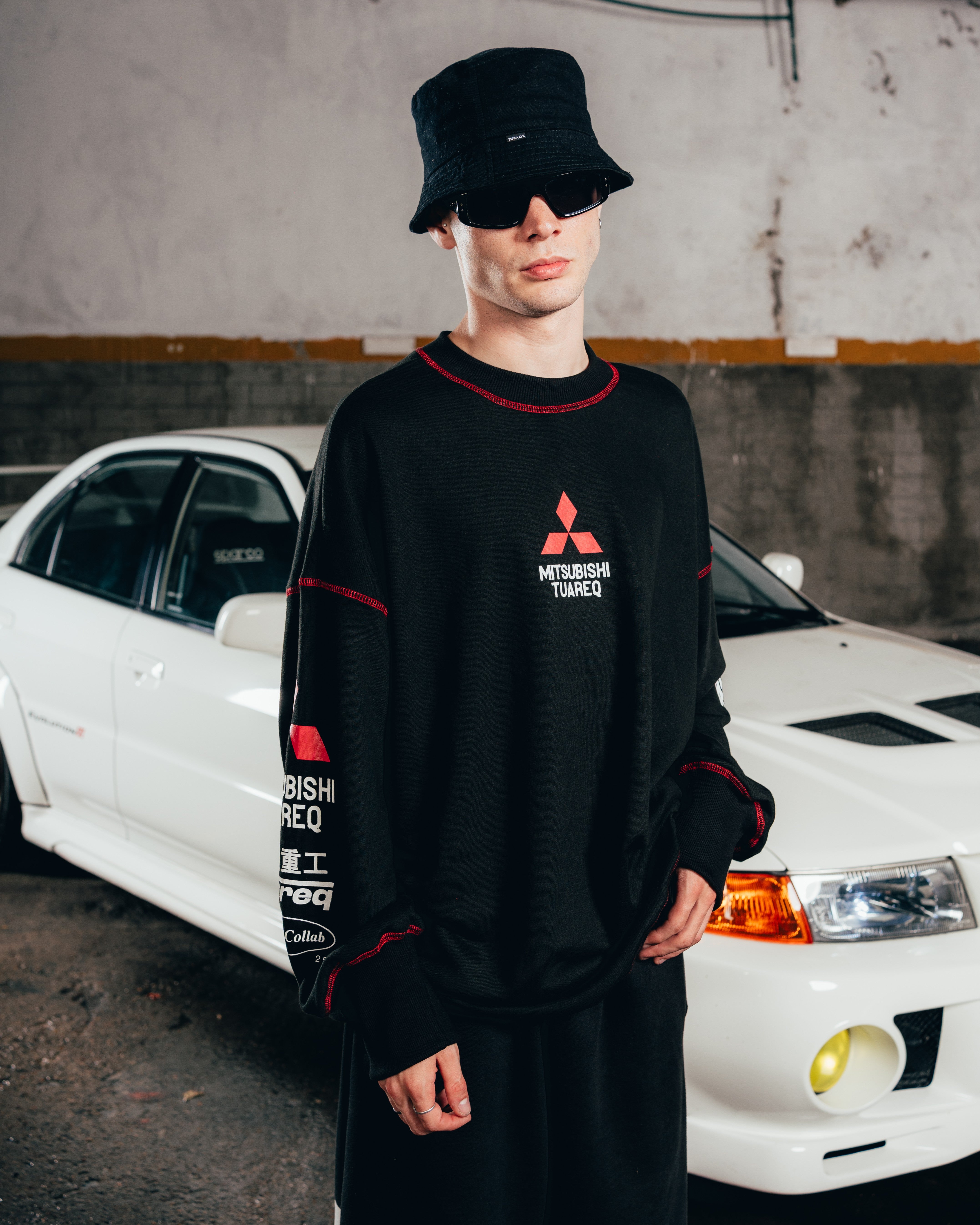 CREWNECK [ MITSUBISHI ] COSTURA BLACK