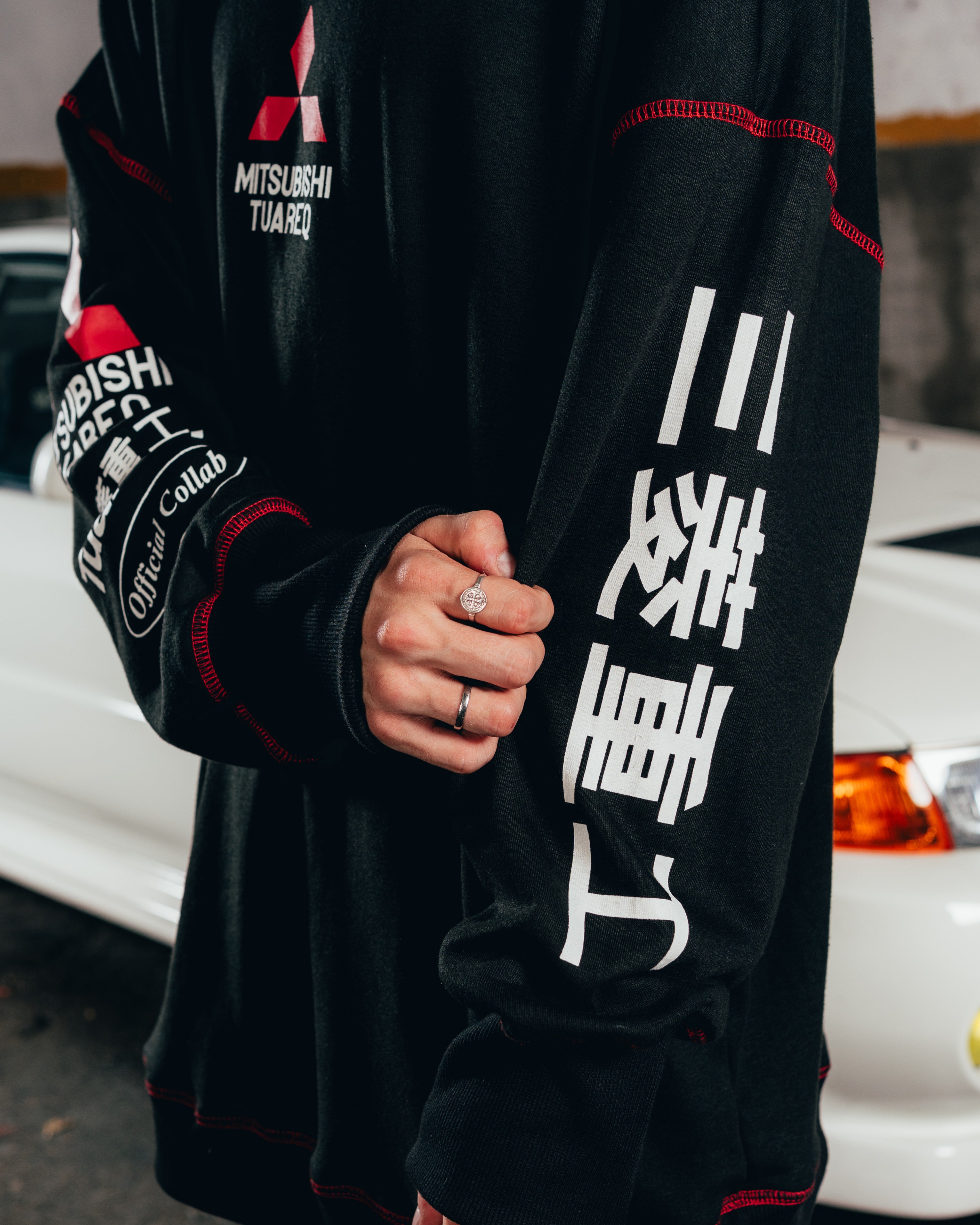 CREWNECK [ MITSUBISHI ] COSTURA BLACK