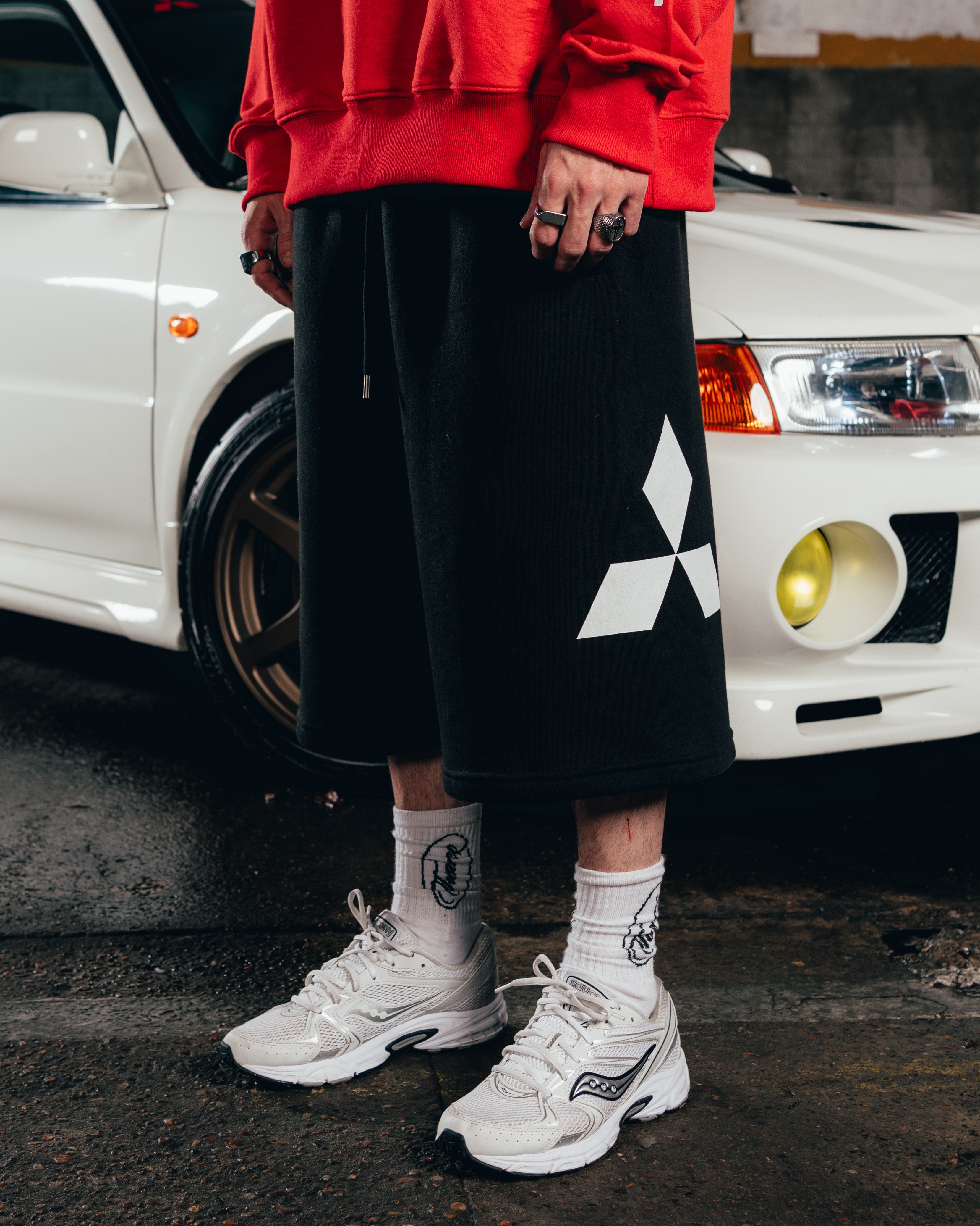 SHORT LARGO ¾ [ MITSUBISHI ] MEGALOGO