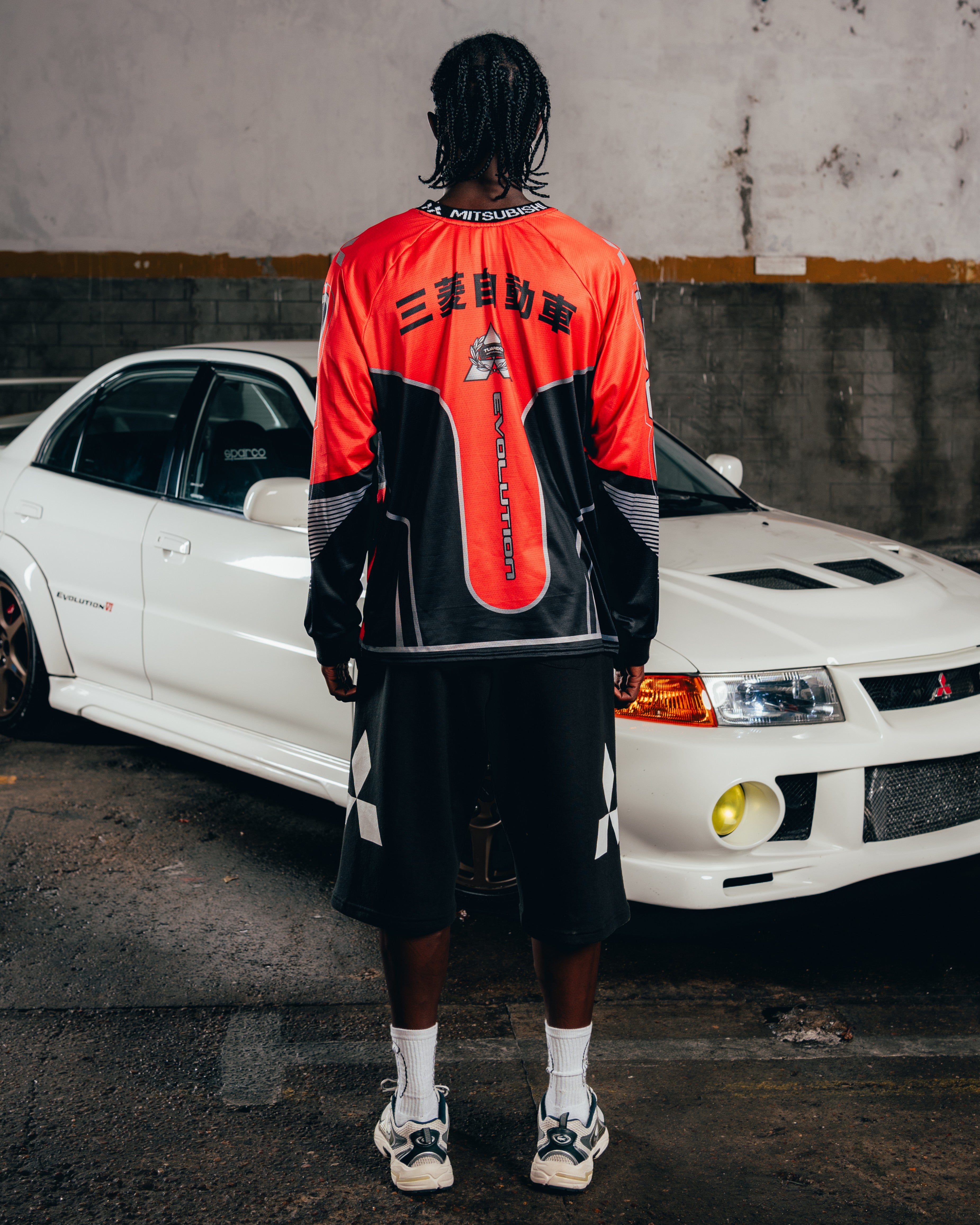 SHORT LARGO ¾ [ MITSUBISHI ] MEGALOGO