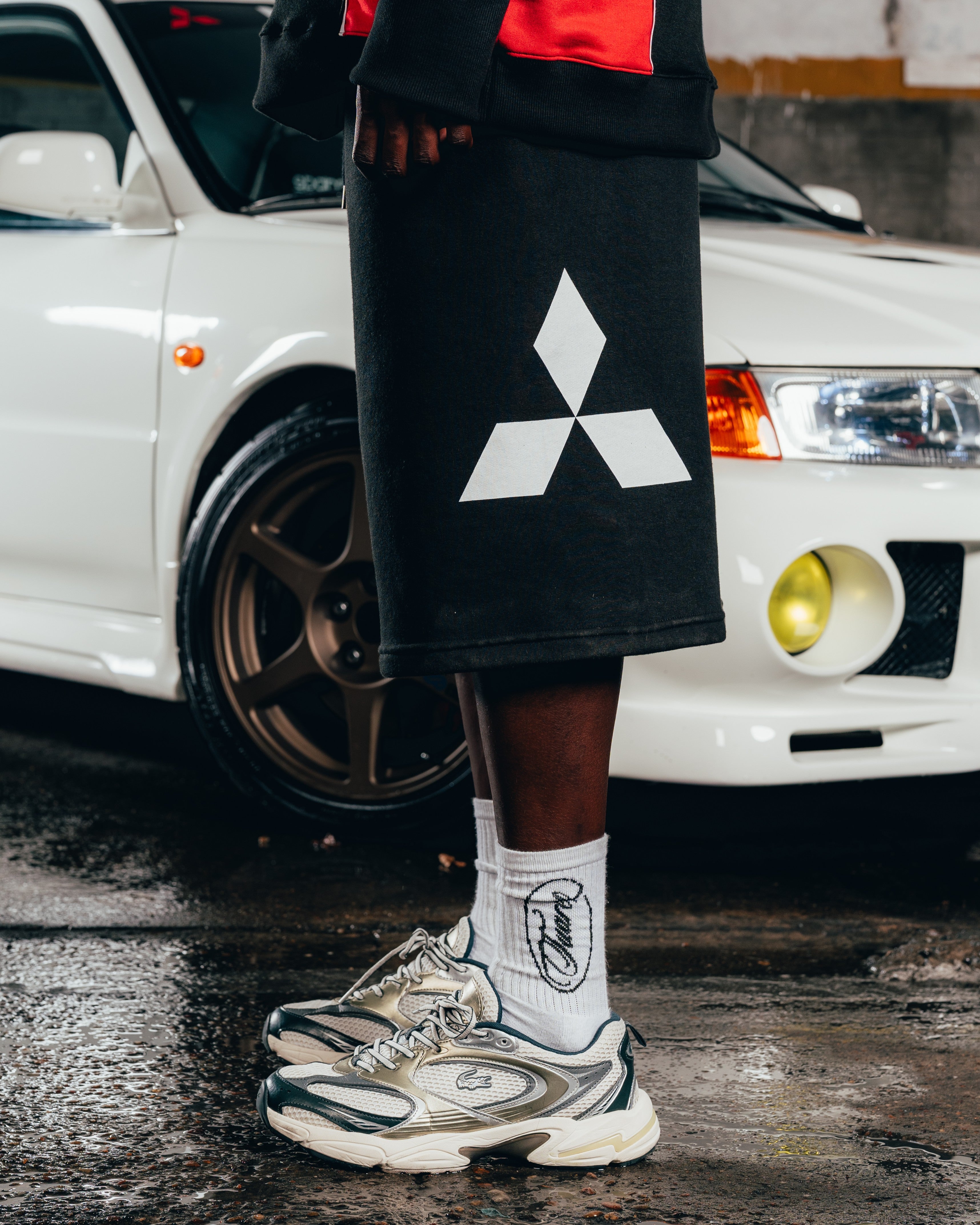 SHORT LARGO ¾ [ MITSUBISHI ] MEGALOGO