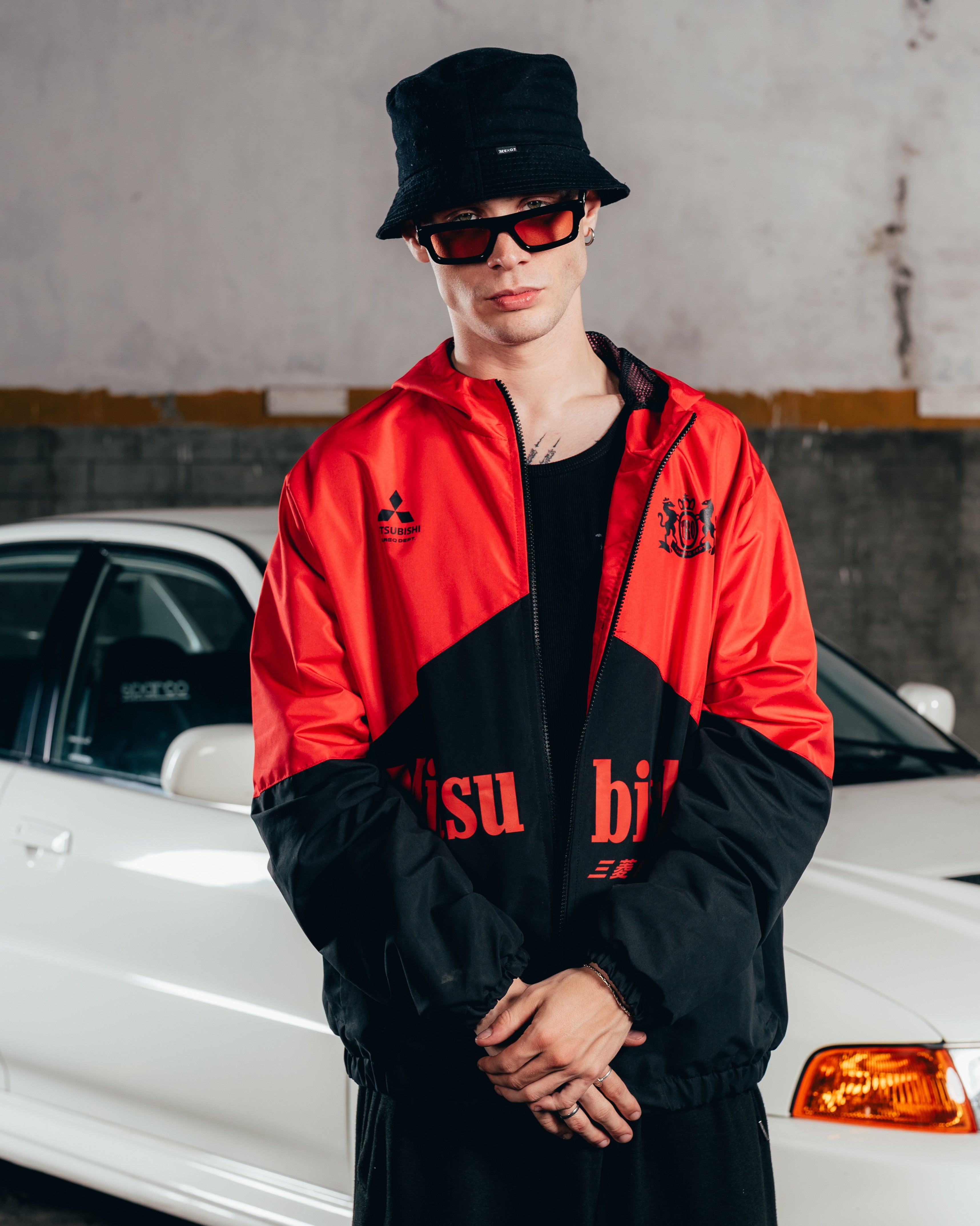 CAMPERA DEPORTIVA ROMPEVIENTO [ MITSUBISHI ] BICOLOR BLACK