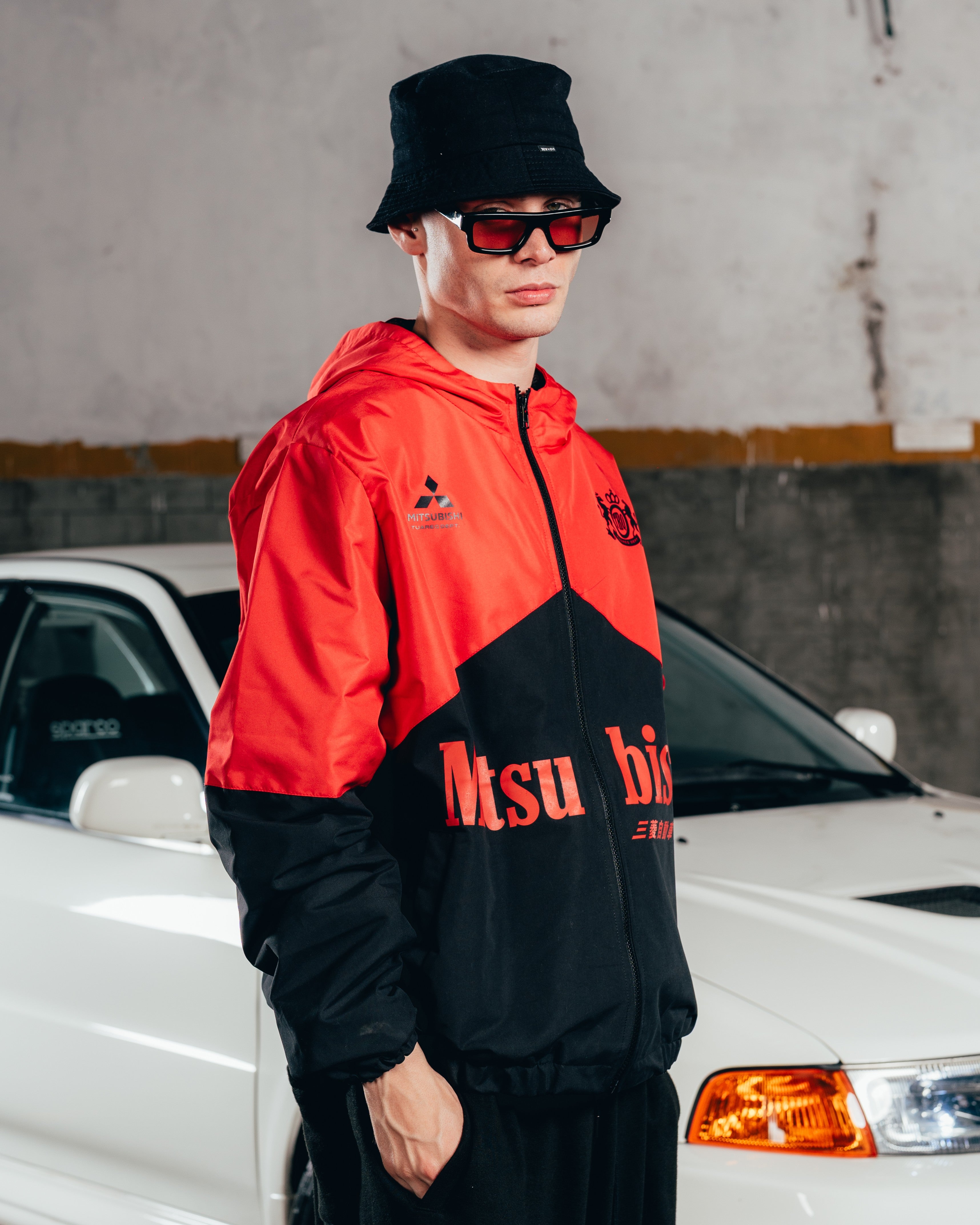 CAMPERA DEPORTIVA ROMPEVIENTO [ MITSUBISHI ] BICOLOR BLACK