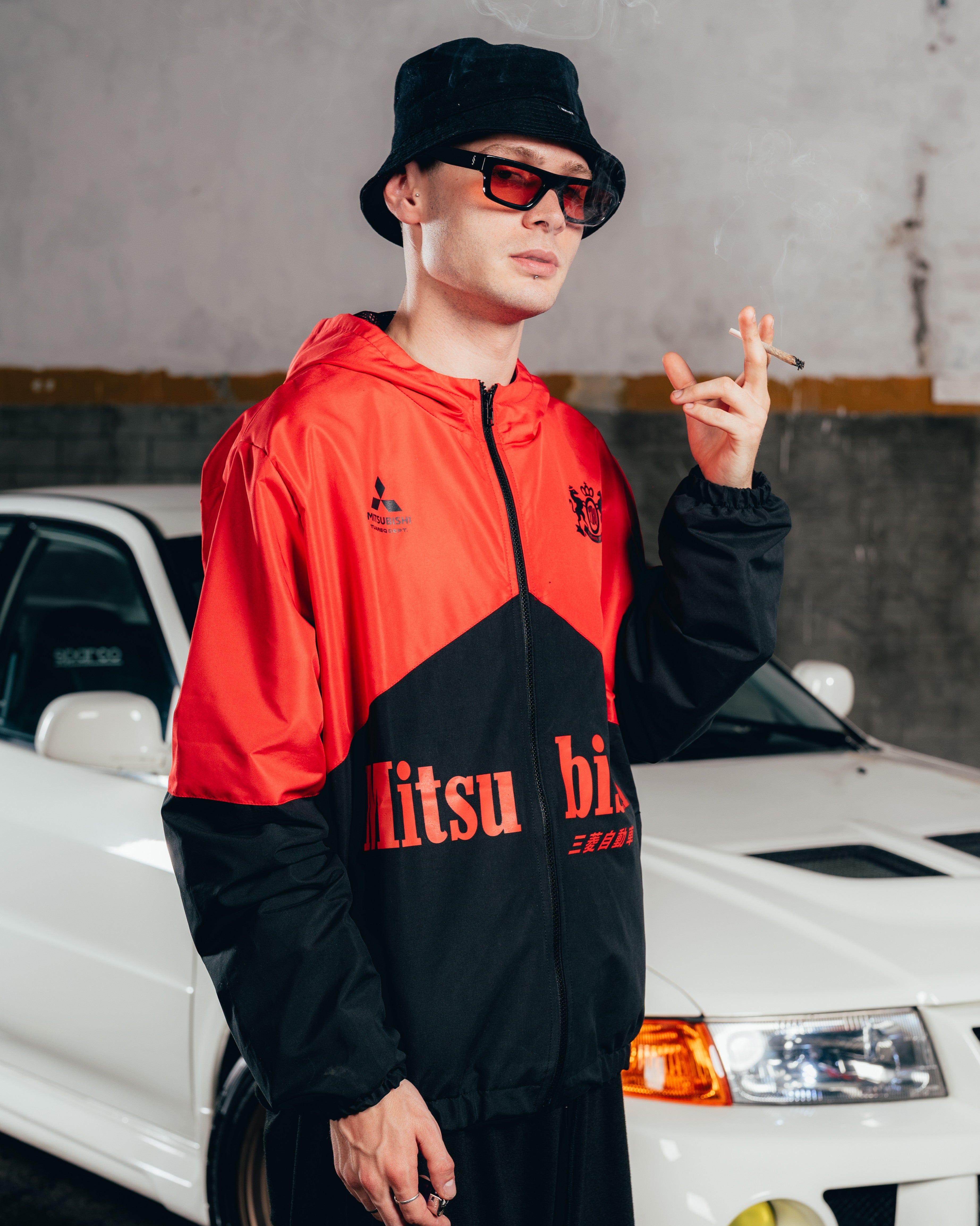 CAMPERA DEPORTIVA ROMPEVIENTO [ MITSUBISHI ] BICOLOR BLACK