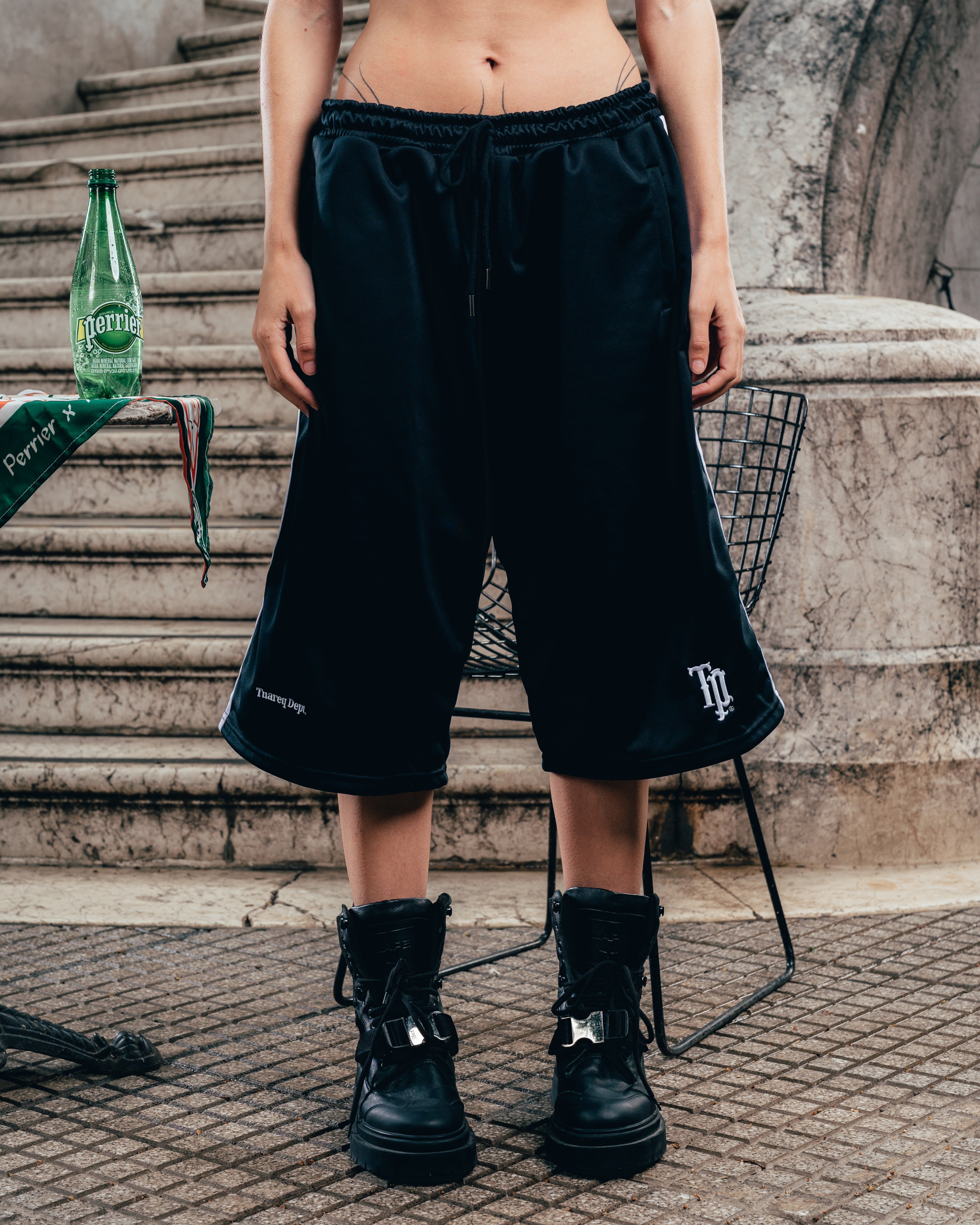 SHORT LARGO ¾ [ PERRIER ] BLACK