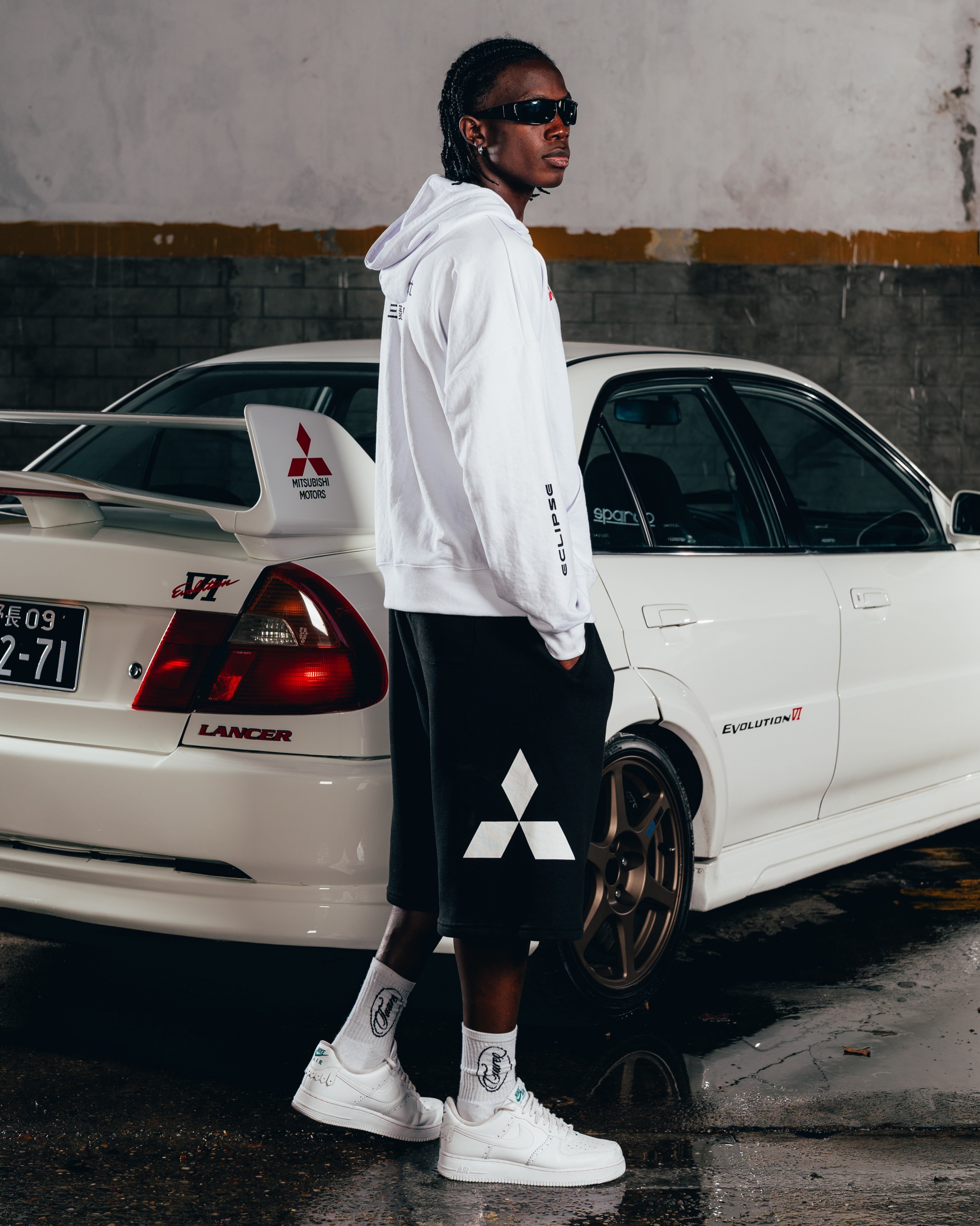 SHORT LARGO ¾ [ MITSUBISHI ] MEGALOGO