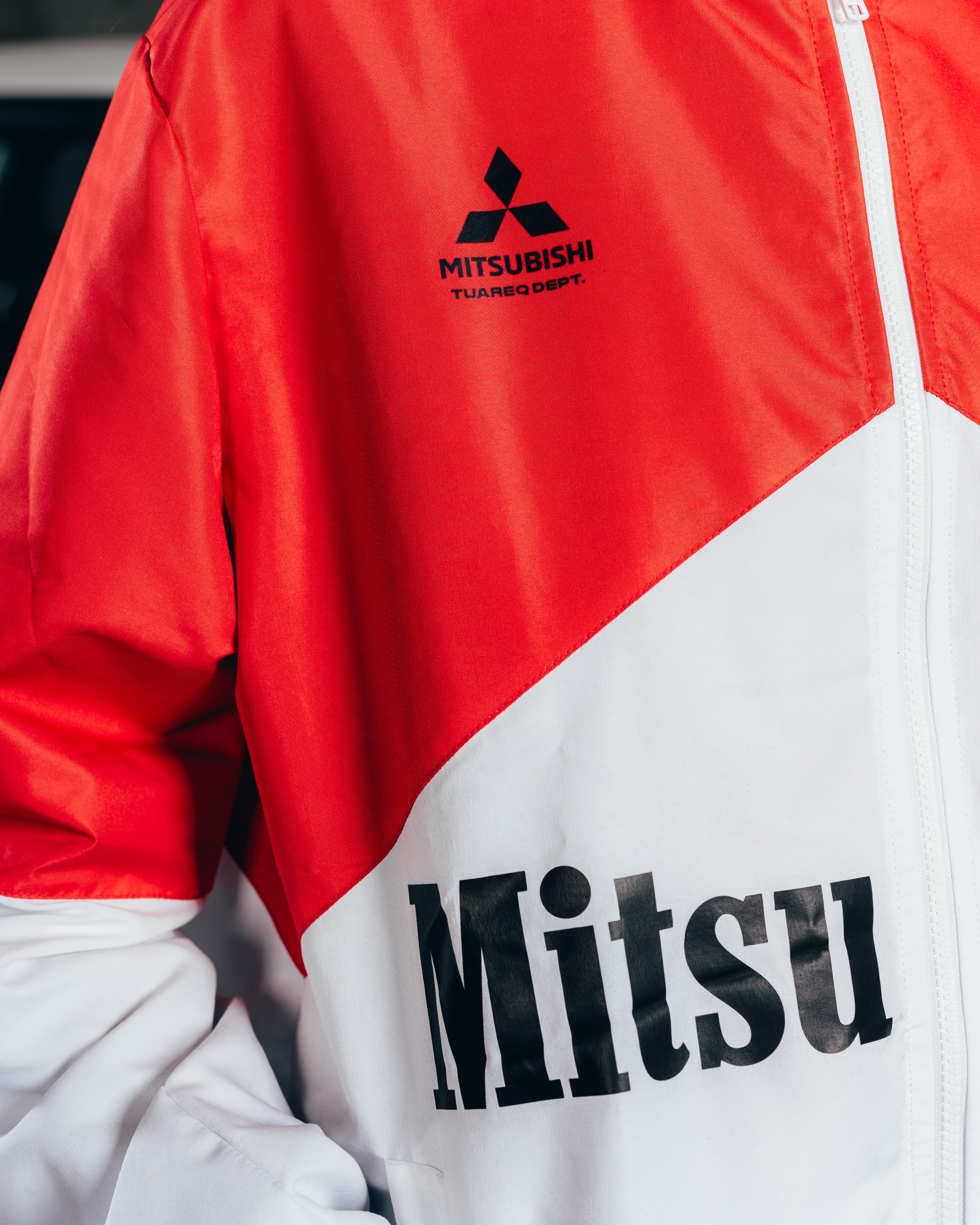 CAMPERA DEPORTIVA ROMPEVIENTO [ MITSUBISHI ] BICOLOR WHITE