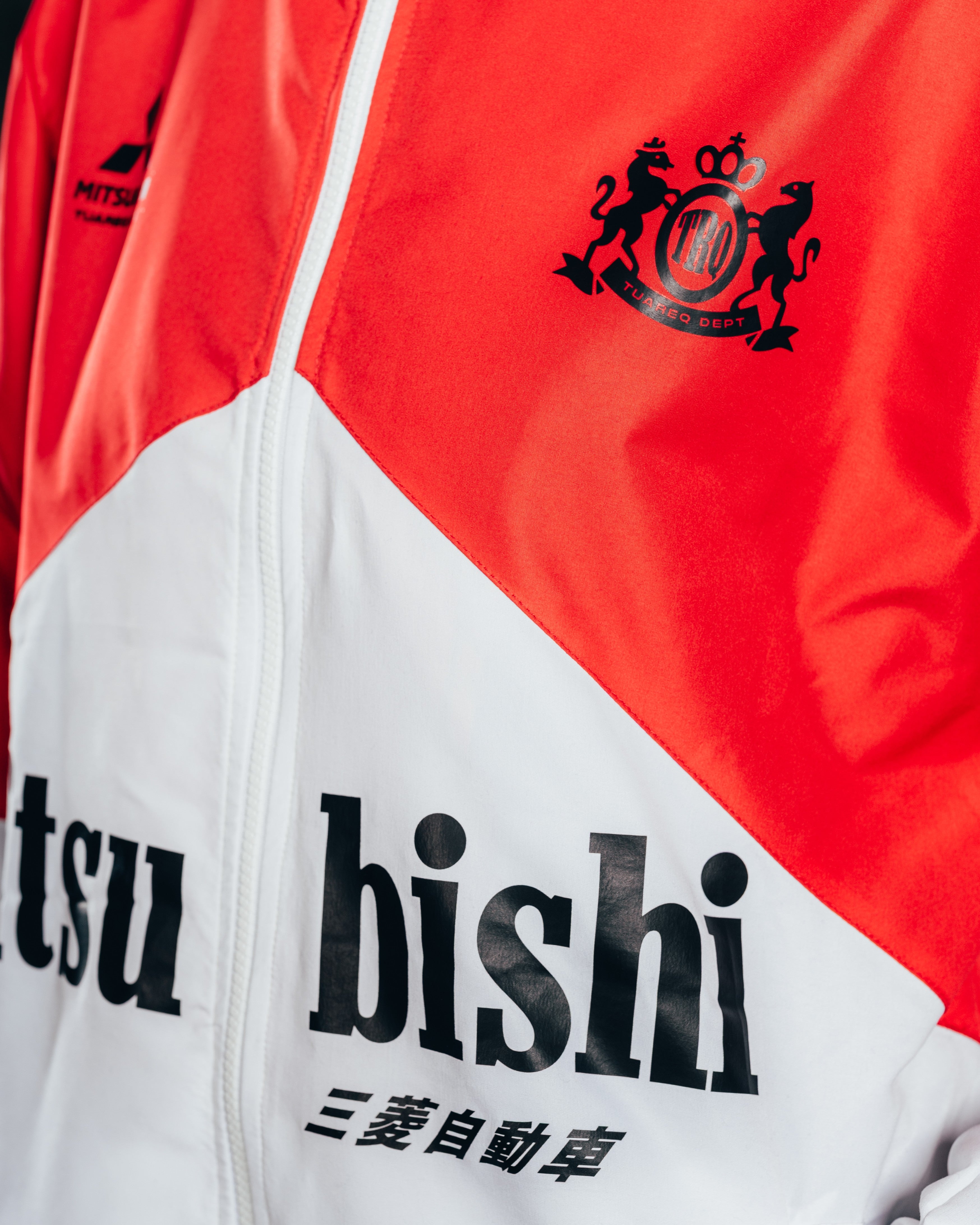 CAMPERA DEPORTIVA ROMPEVIENTO [ MITSUBISHI ] BICOLOR WHITE