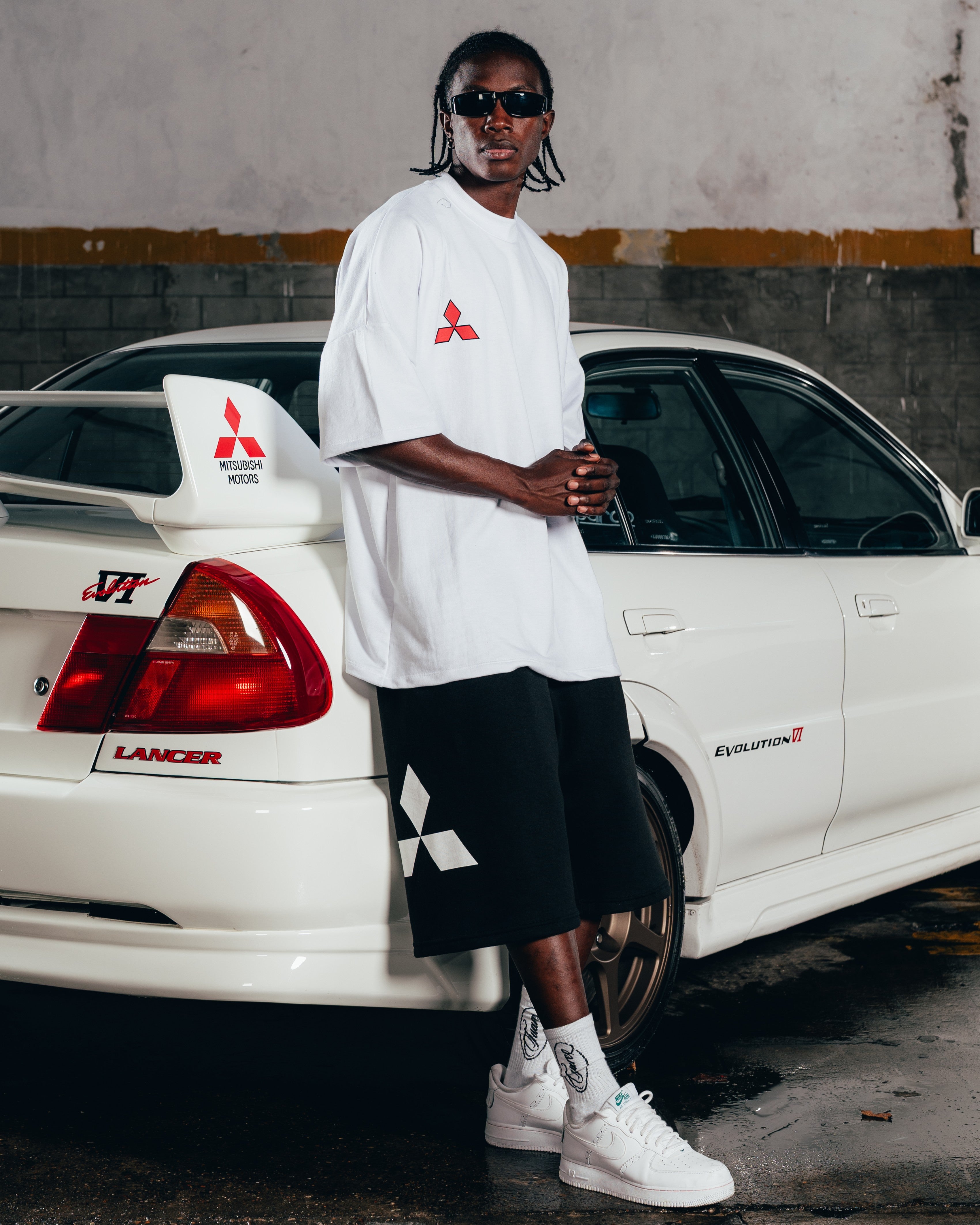 SHORT LARGO ¾ [ MITSUBISHI ] MEGALOGO