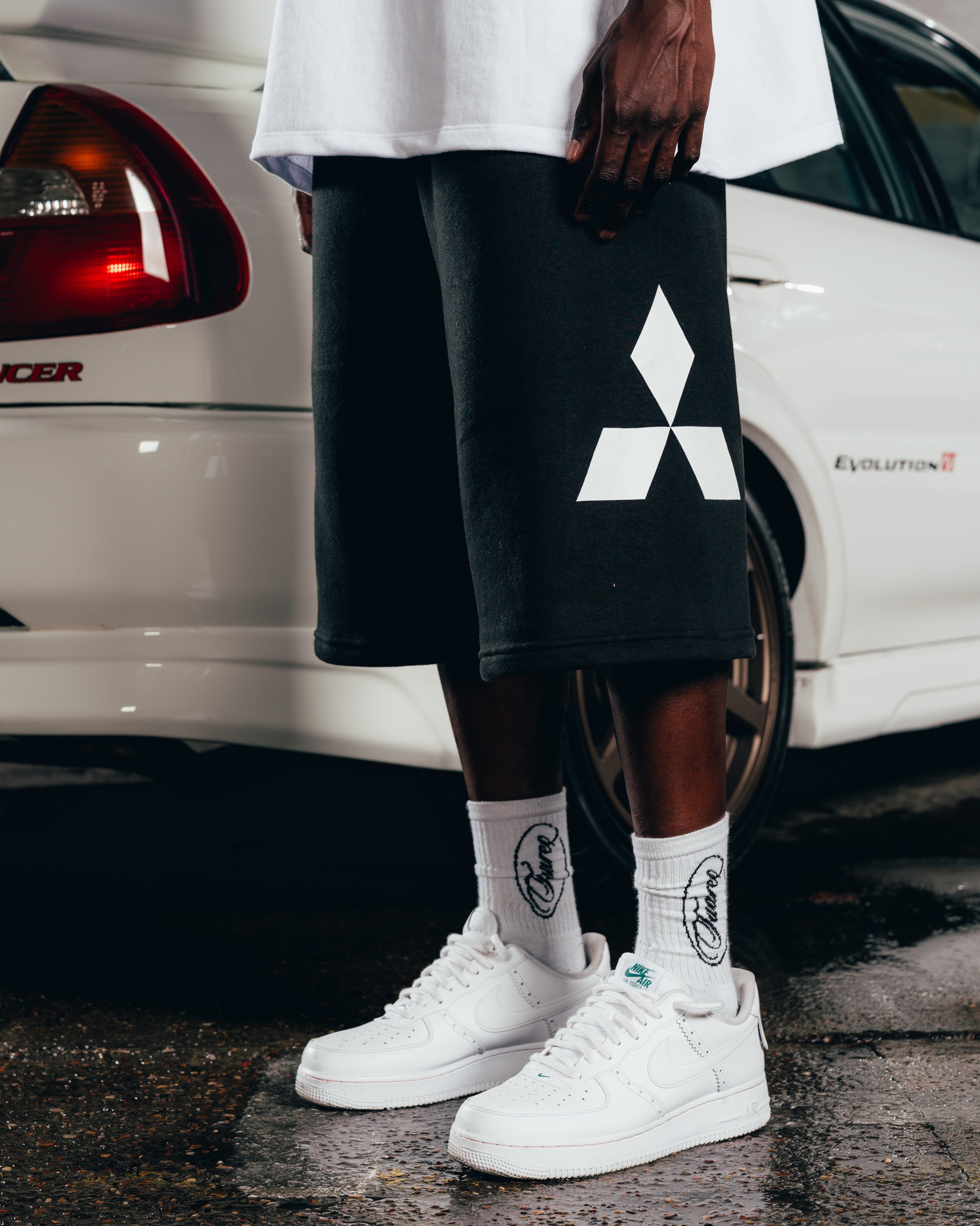 SHORT LARGO ¾ [ MITSUBISHI ] MEGALOGO