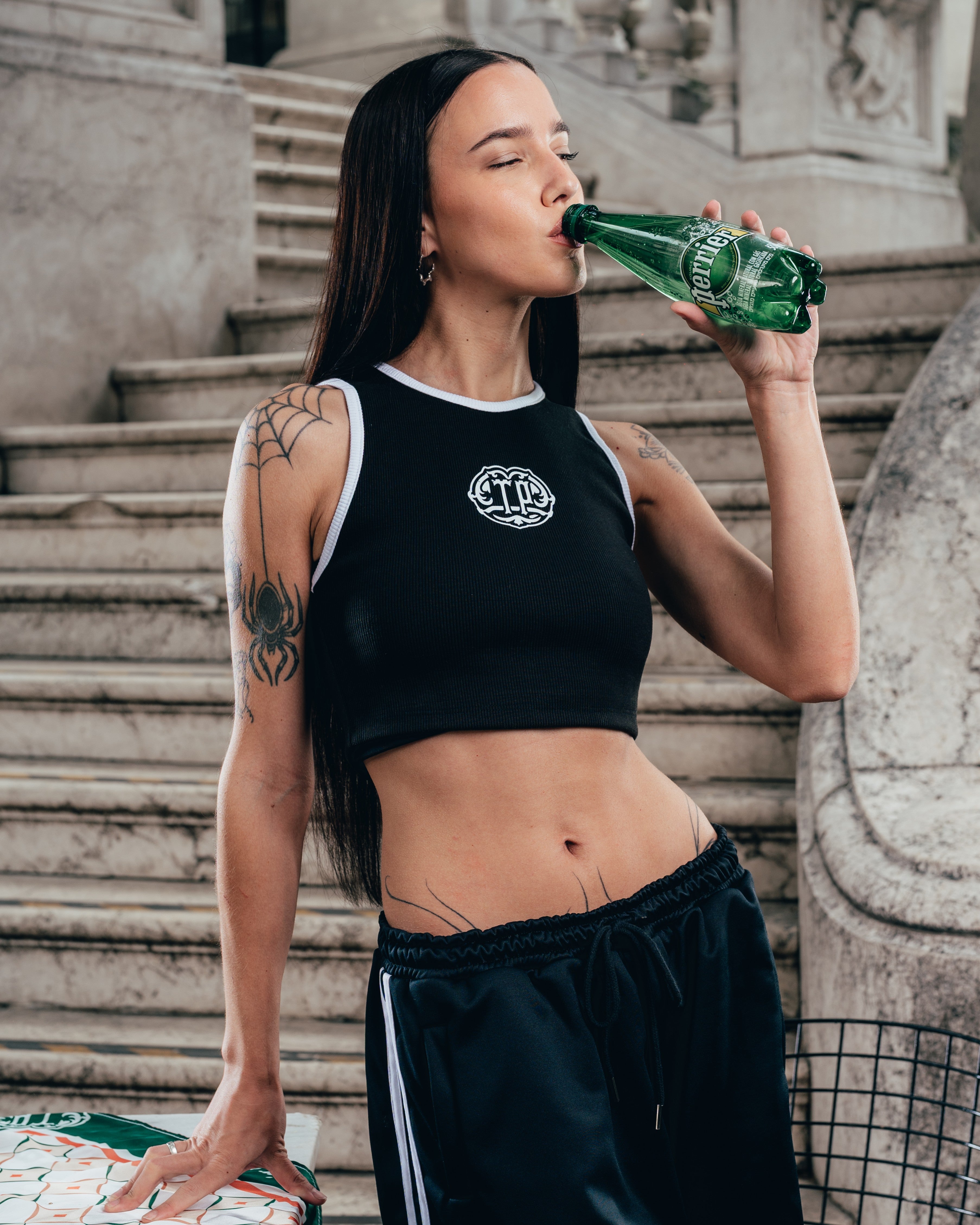 TOP MUSCULOSA [ PERRIER ] SHIELD BLACK