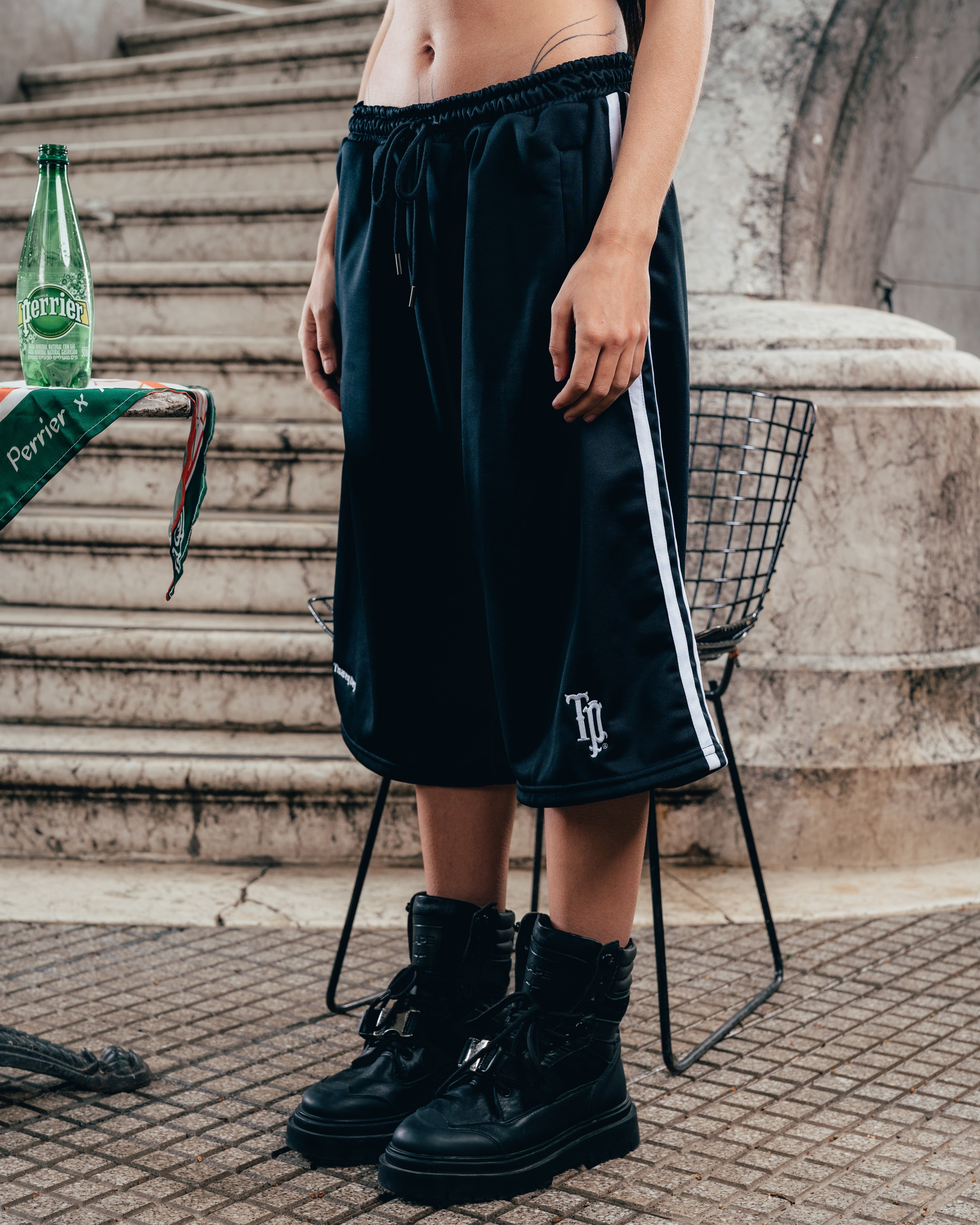 SHORT LARGO ¾ [ PERRIER ] BLACK